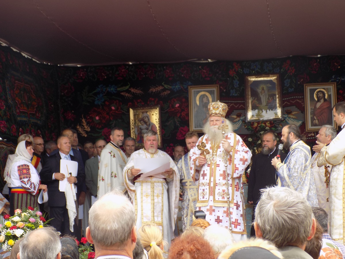 Resfinţire de biserică la Vârfu Câmpului, judeţul Botoşani