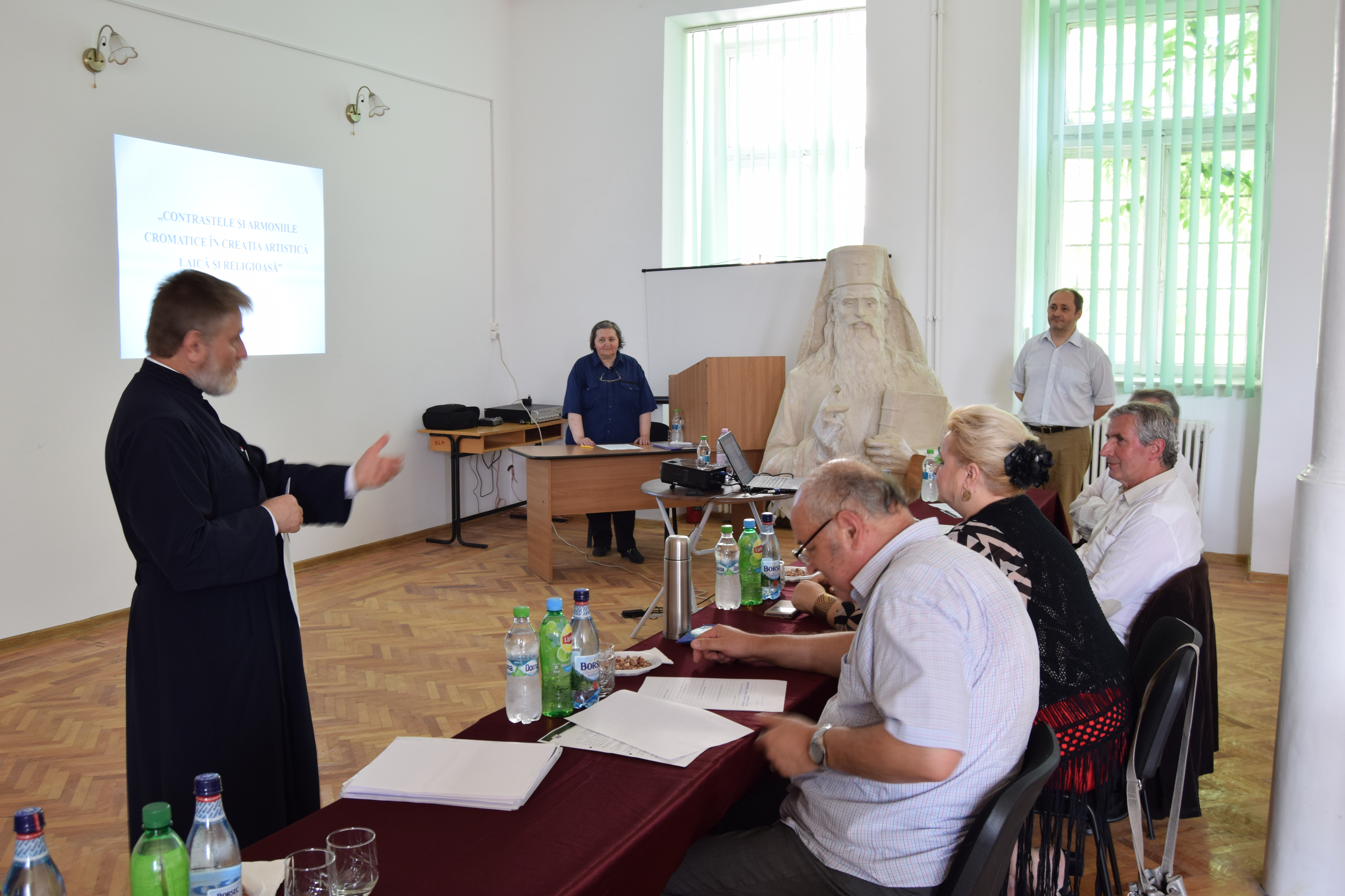 Trei noi posturi didactice la Facultatea de Teologie Ortodoxă „Dumitru Stăniloae” din Iaşi Trei noi posturi didactice la Facultatea de Teologie Ortodoxă „Dumitru Stăniloae” din Iaşi