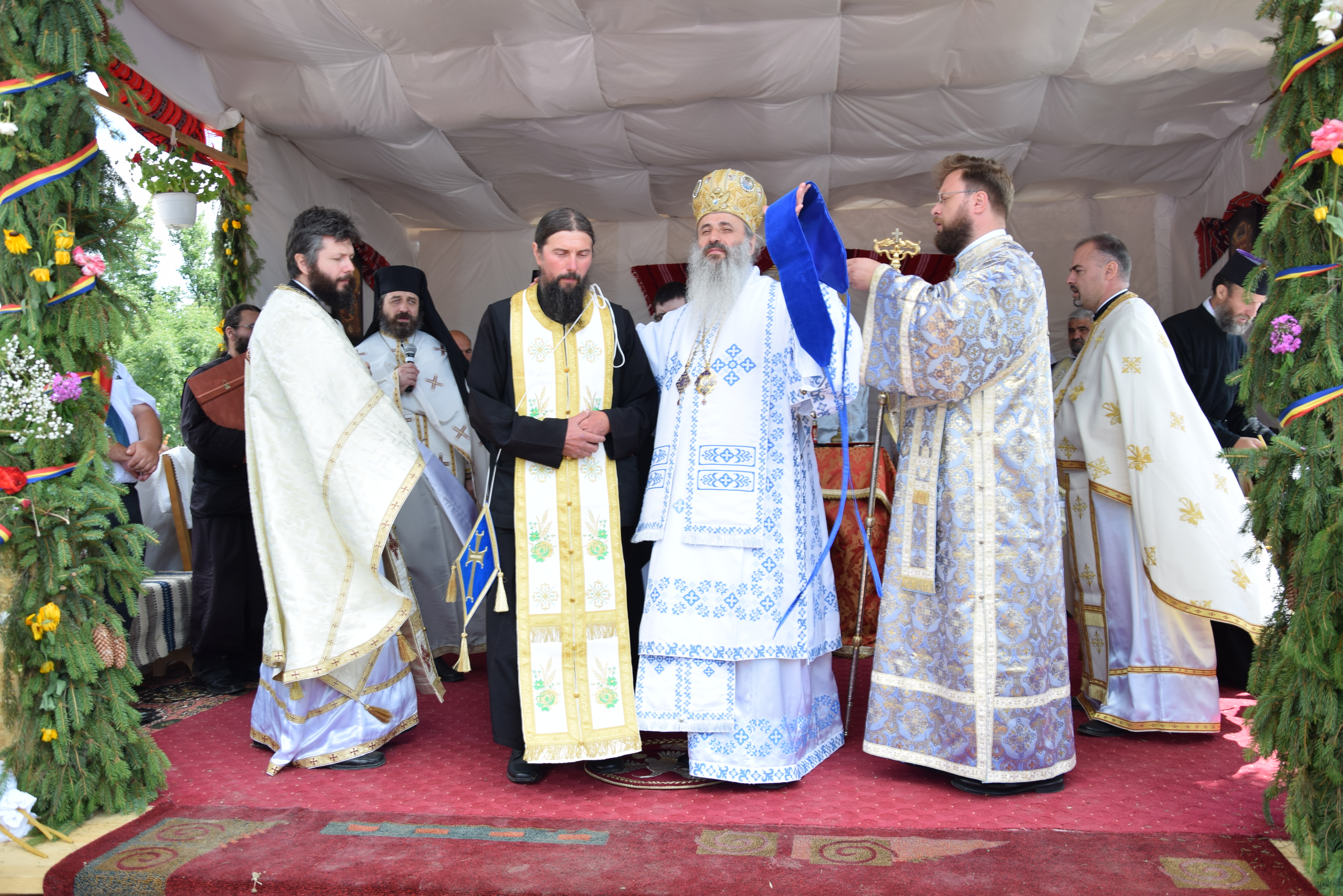 Sfințire de biserică la Mănăstirea Dagâța Sfințire de biserică la Mănăstirea Dagâța