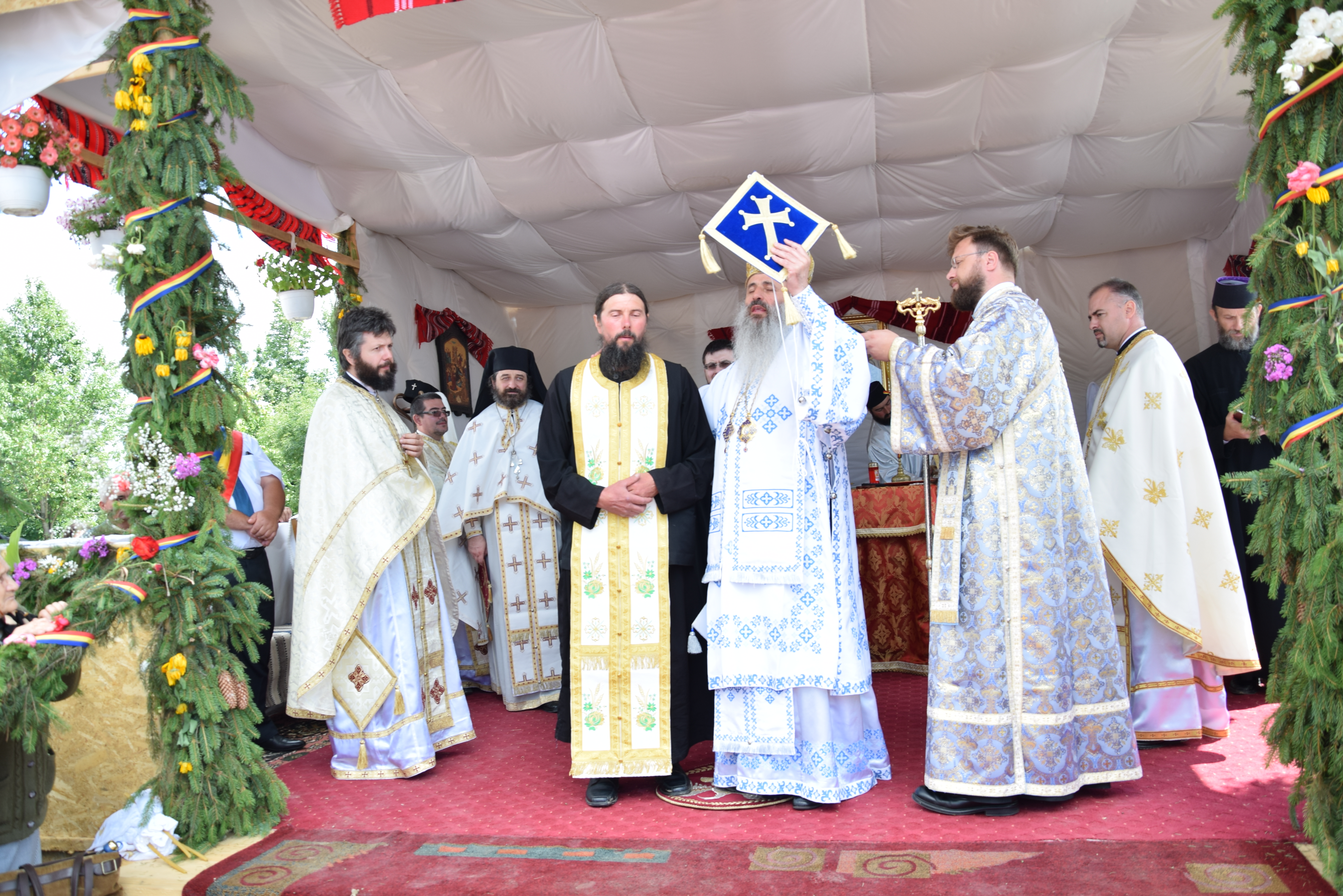 Sfințire de biserică la Mănăstirea Dagâța Sfințire de biserică la Mănăstirea Dagâța