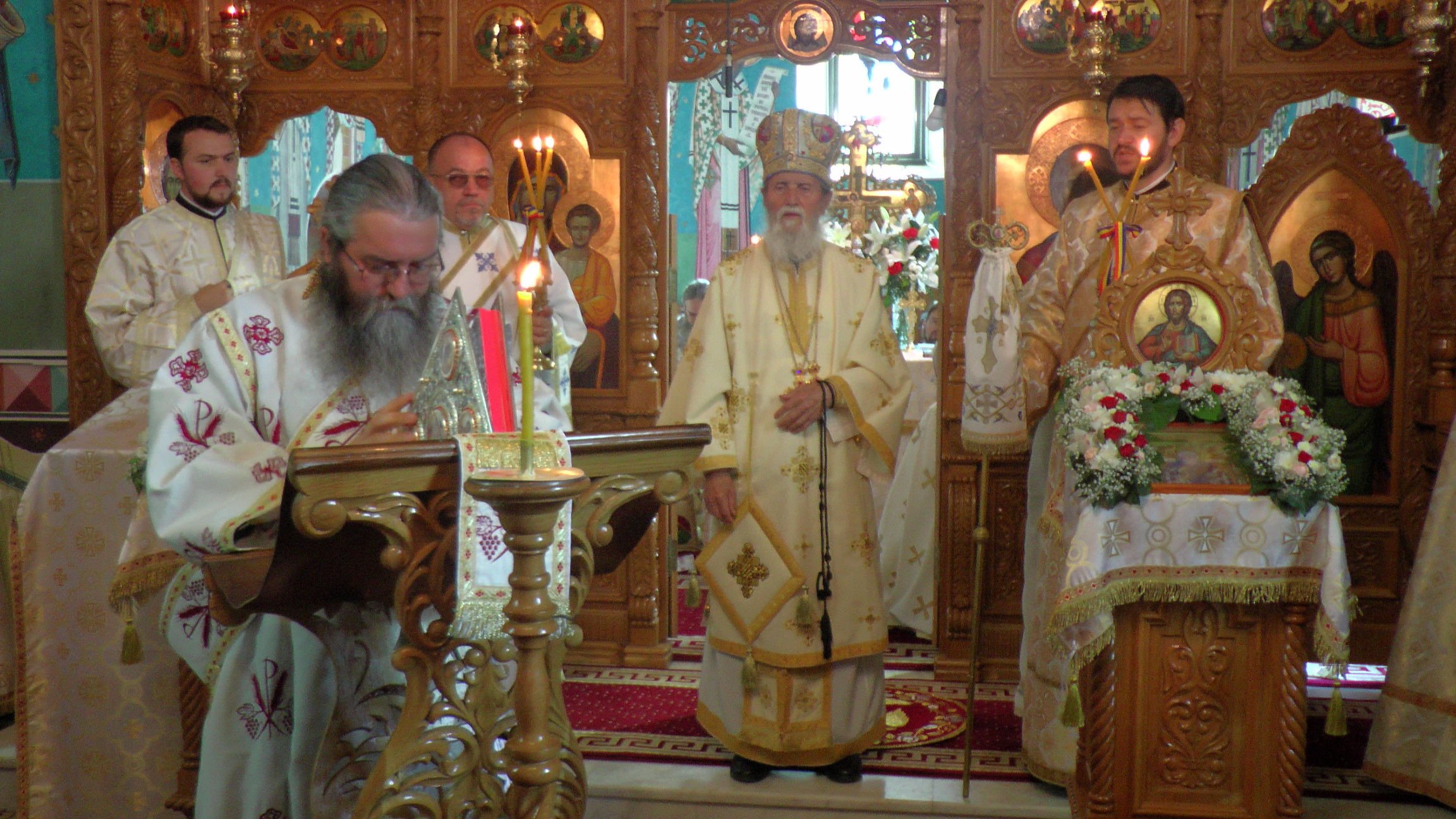 IPS Arhiepiscop Pimen, la prăznuirea Sfântului Ierarh Leontie de la Rădăuți: „Cine-L părăseşte pe Dumnezeu uită şi de semeni”