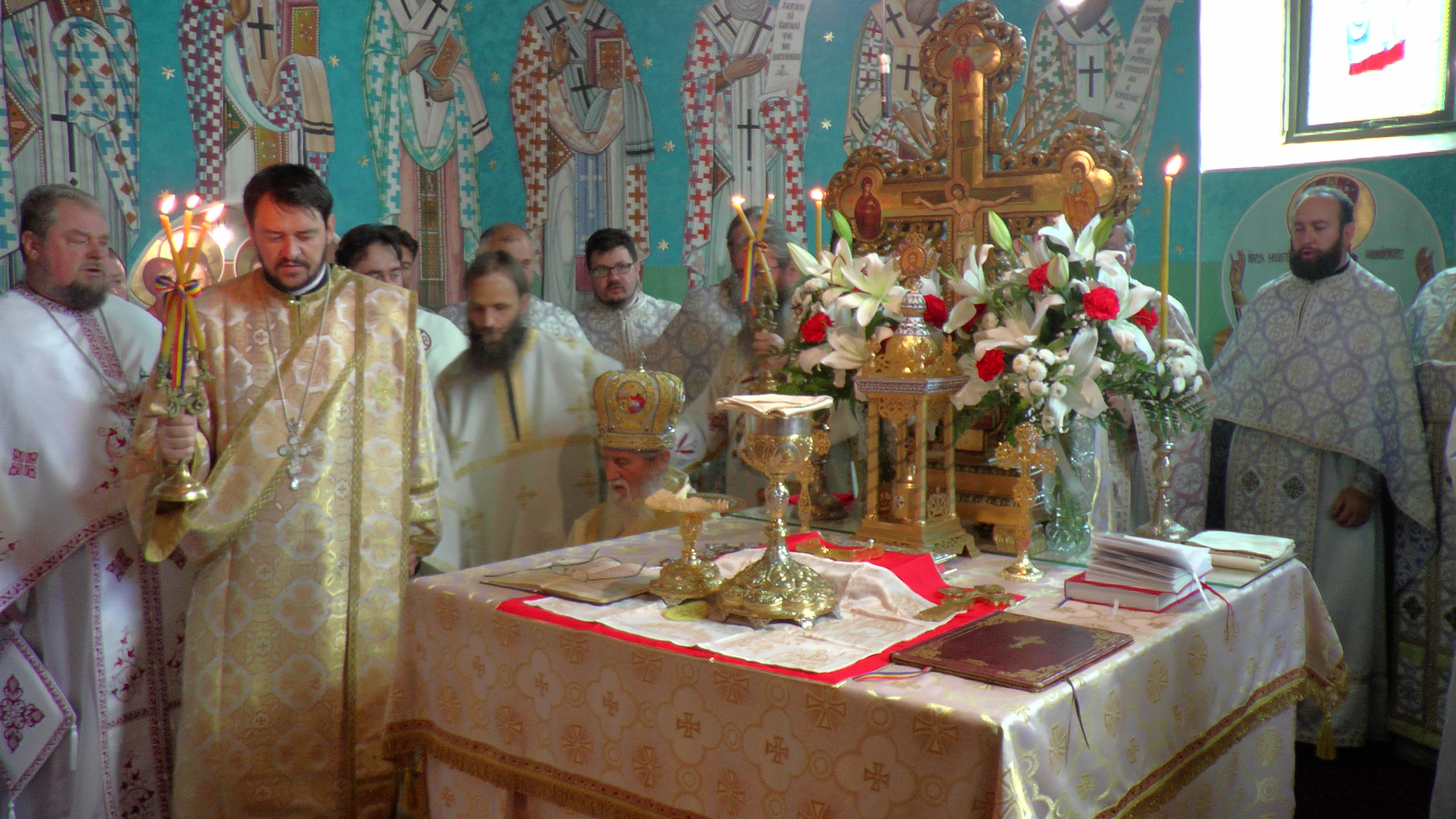 IPS Arhiepiscop Pimen, la prăznuirea Sfântului Ierarh Leontie de la Rădăuți: „Cine-L părăseşte pe Dumnezeu uită şi de semeni”