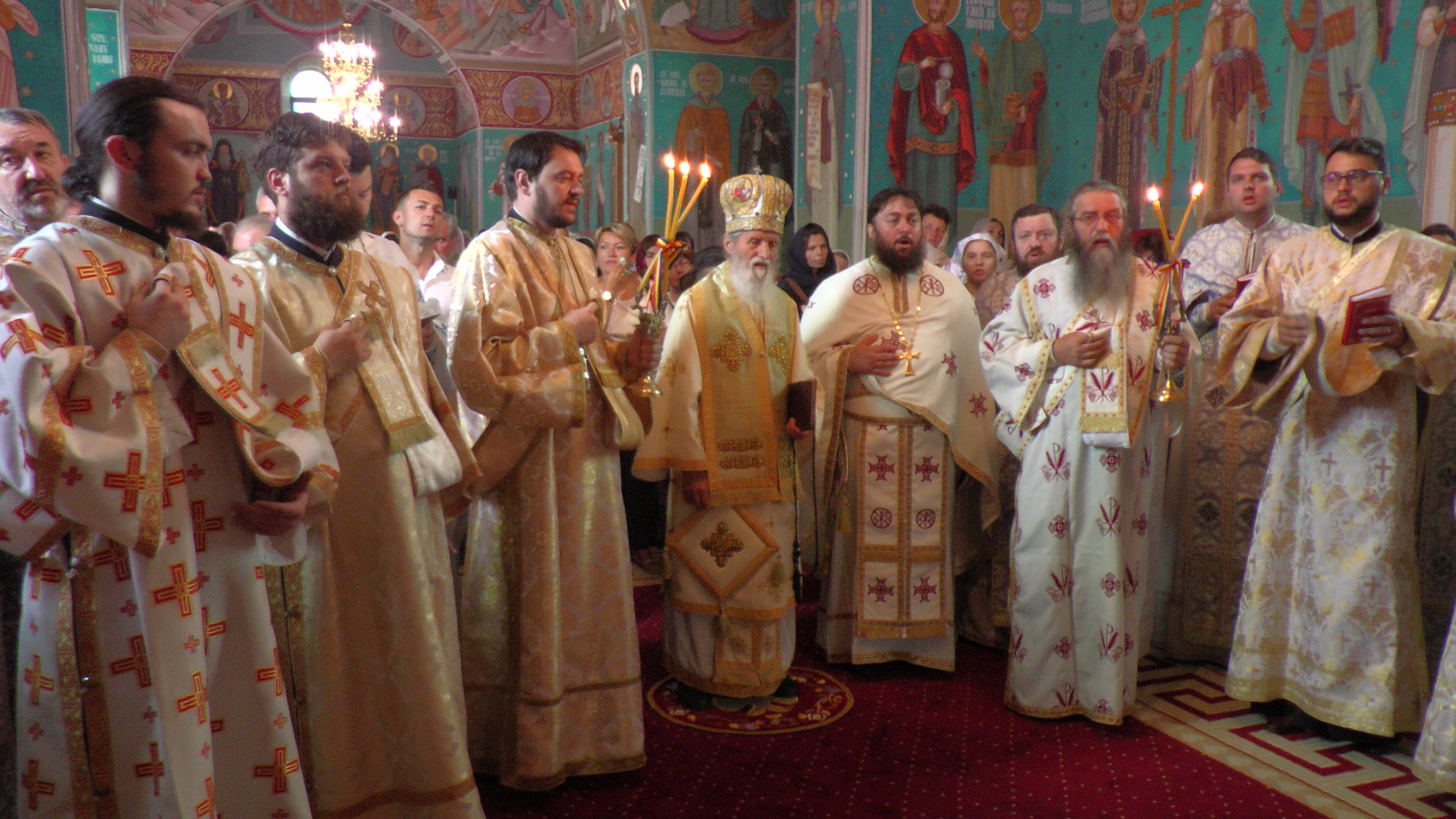 IPS Arhiepiscop Pimen, la prăznuirea Sfântului Ierarh Leontie de la Rădăuți: „Cine-L părăseşte pe Dumnezeu uită şi de semeni”