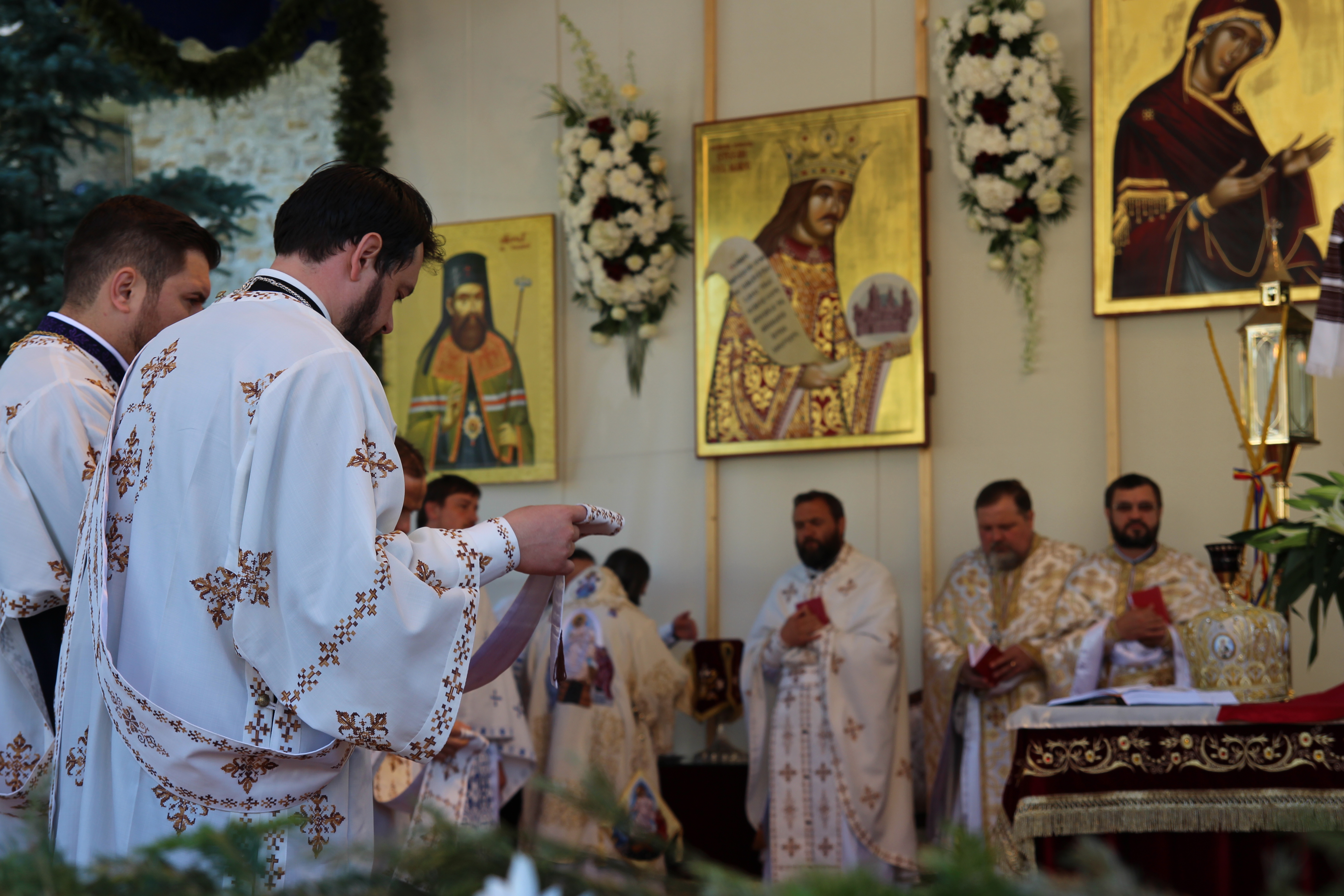 Sărbătoare la Putna: mii de pelerini l-au cinstit pe Binecredinciosul Voievod Ștefan cel Mare și Sfânt