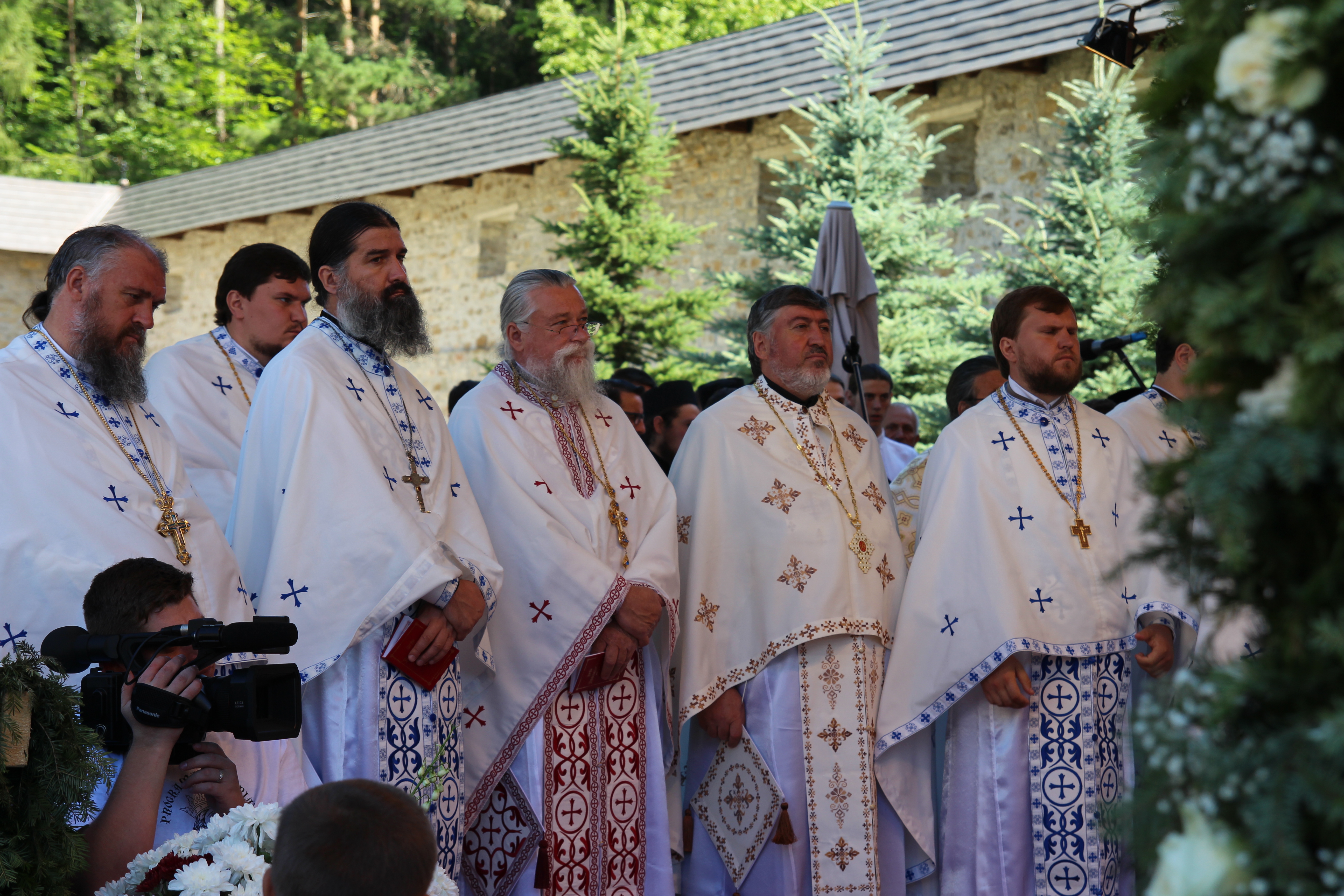 Sărbătoare la Putna: mii de pelerini l-au cinstit pe Binecredinciosul Voievod Ștefan cel Mare și Sfânt