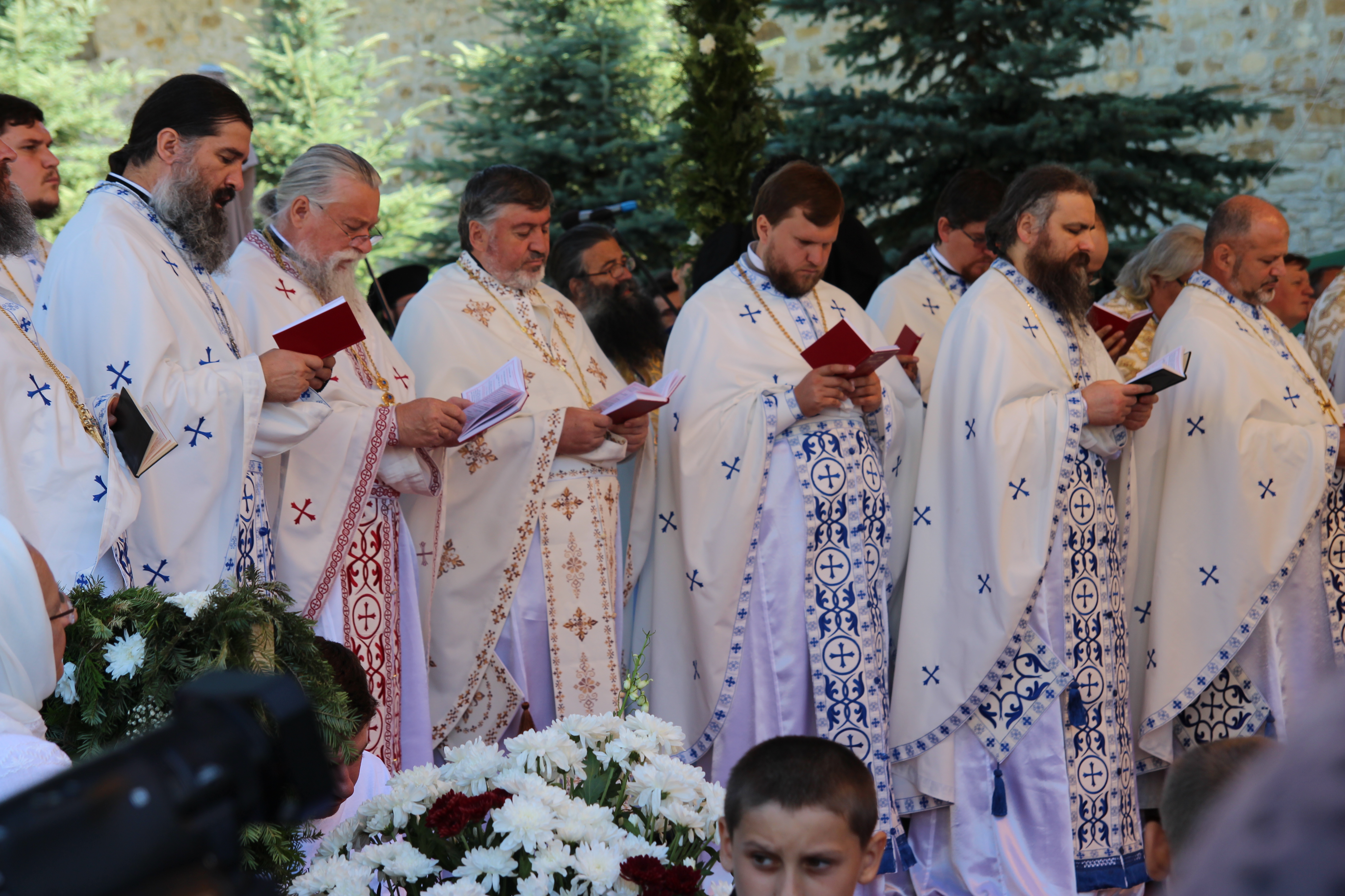 Sărbătoare la Putna: mii de pelerini l-au cinstit pe Binecredinciosul Voievod Ștefan cel Mare și Sfânt