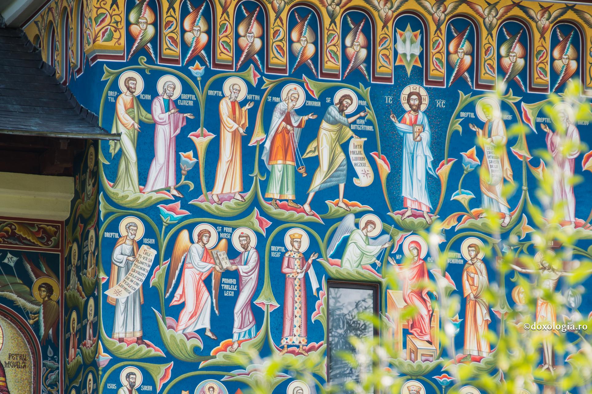 Frica de Dumnezeu a fost preschimbată în dragoste atunci când Hristos S-a făcut Om / Foto: Oana Nechifor sfinți pictați