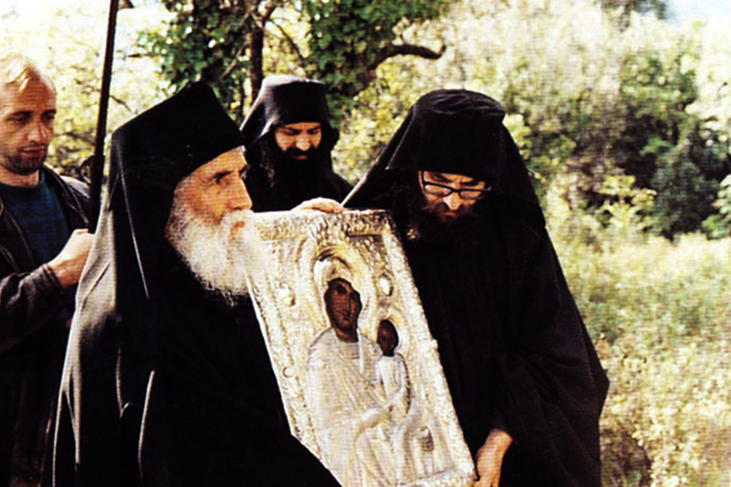 Icoana Maicii Domnului „Milostiva” purtată în procesiune de Sfântul Cuvios Paisie Aghioritul