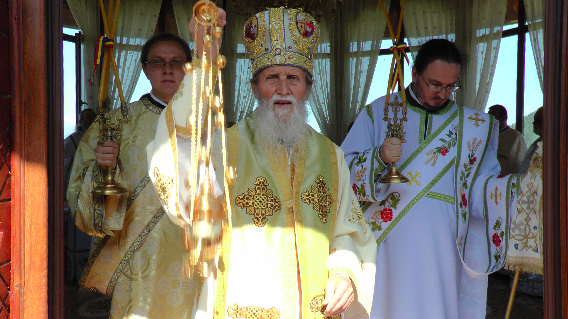 Liturghie arhierească la 1.240 de metri altitudine