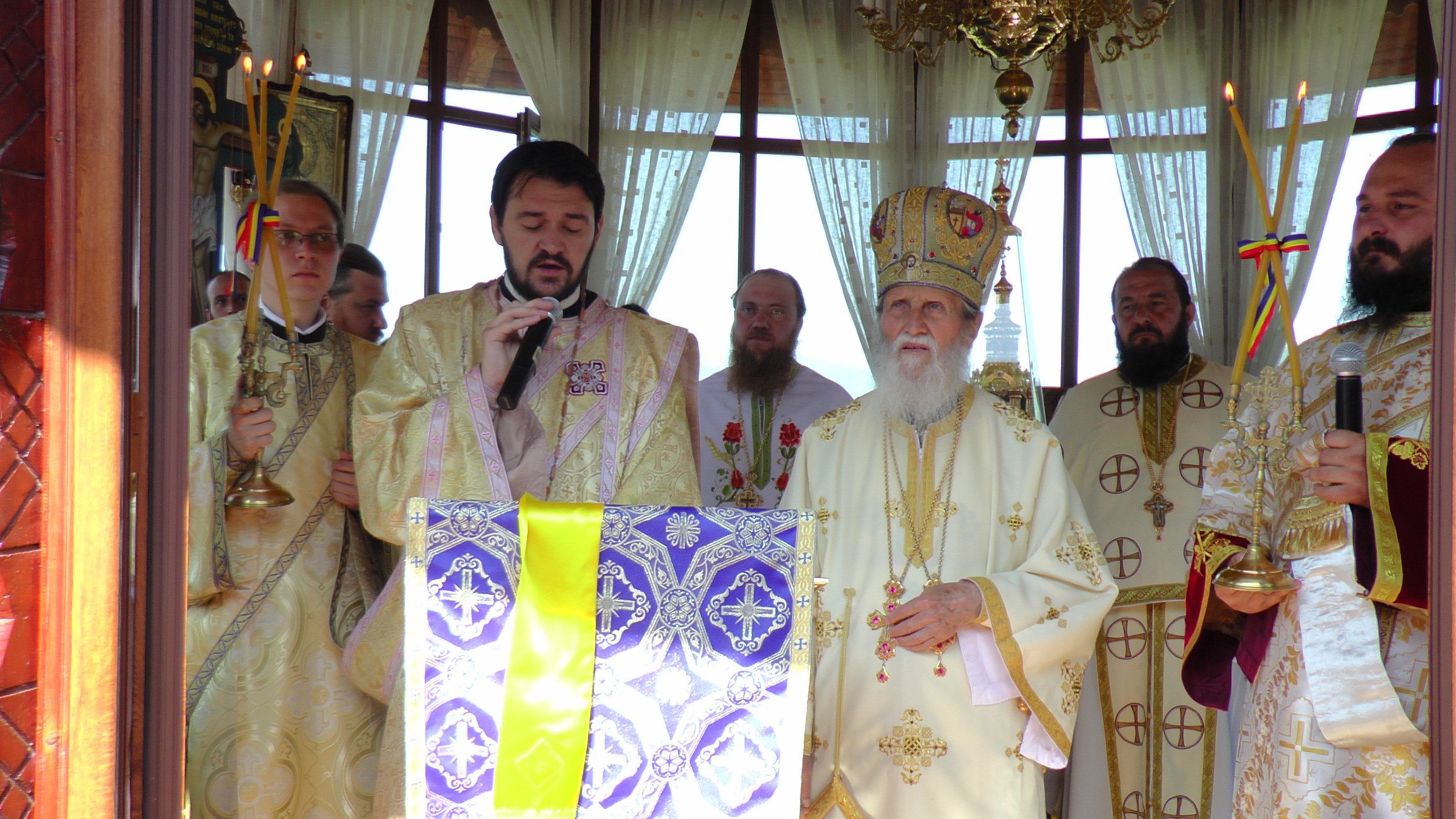 Liturghie arhierească la 1.240 de metri altitudine