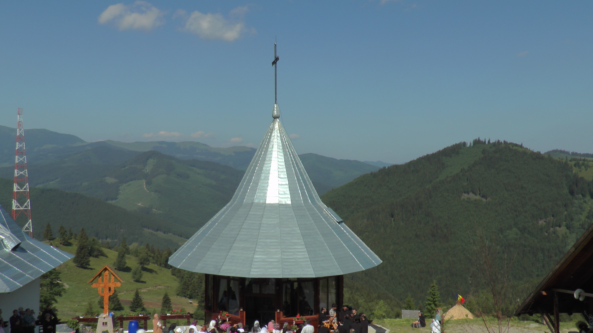 Liturghie arhierească la 1.240 de metri altitudine