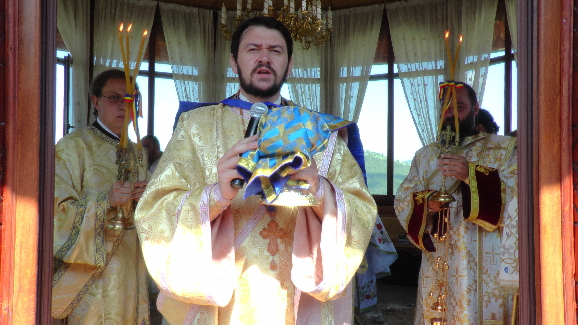 Liturghie arhierească la 1.240 de metri altitudine