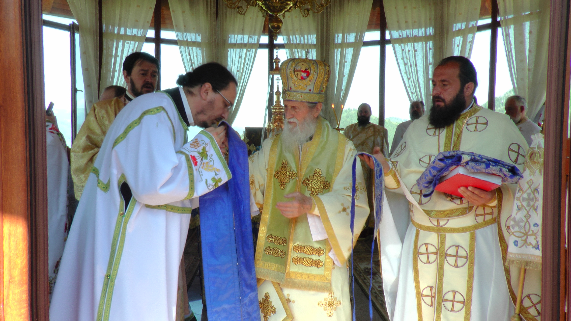 Liturghie arhierească la 1.240 de metri altitudine