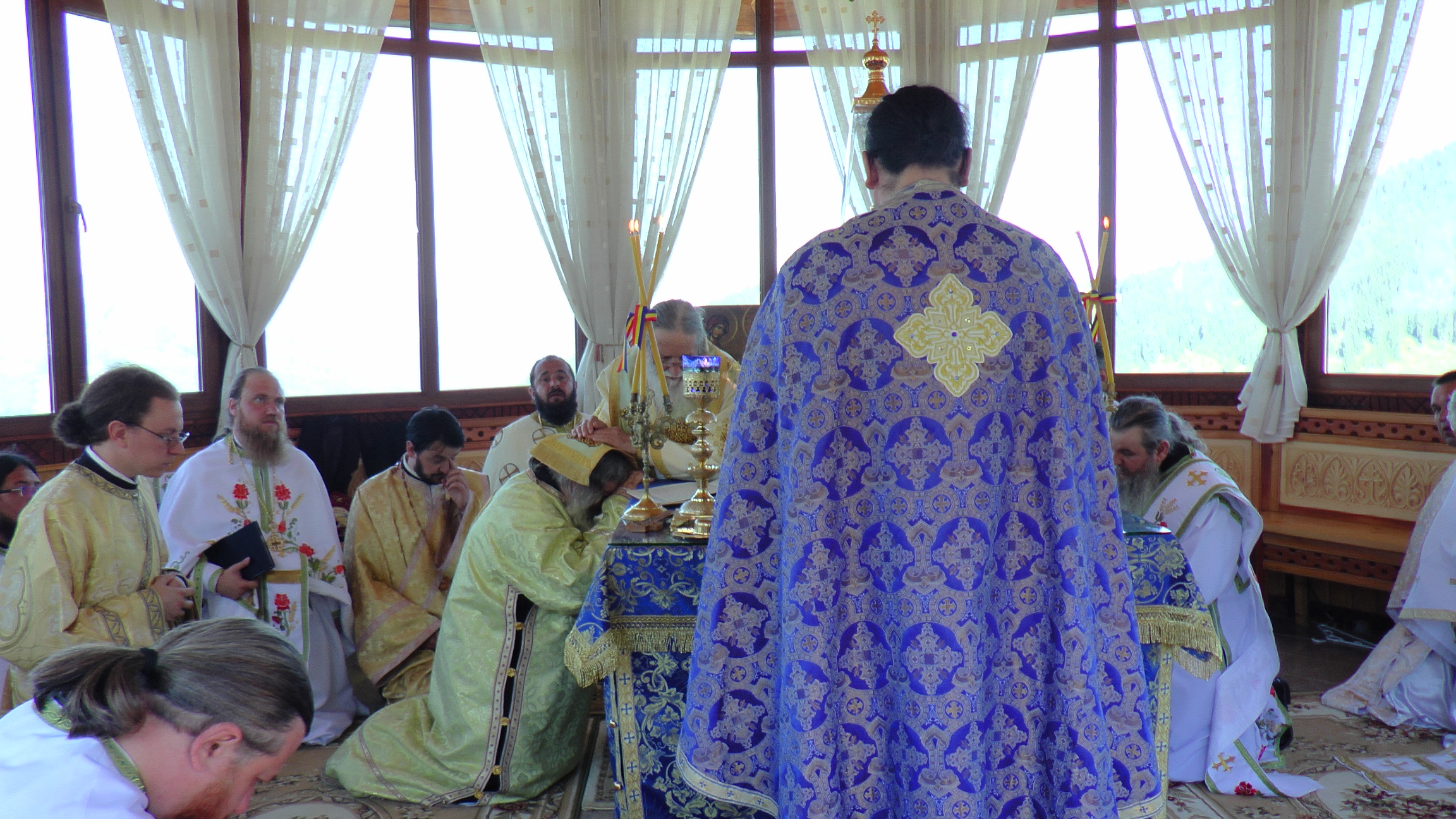 Liturghie arhierească la 1.240 de metri altitudine