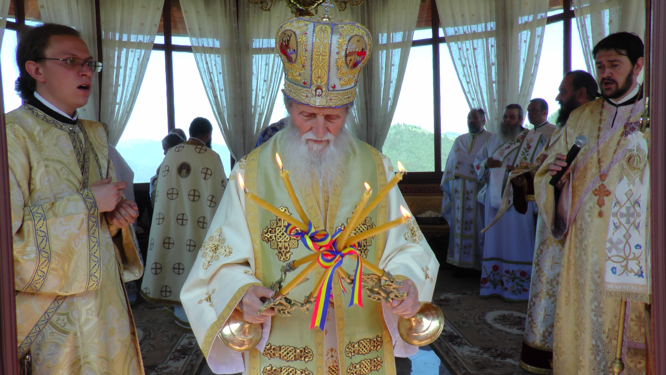 Liturghie arhierească la 1.240 de metri altitudine