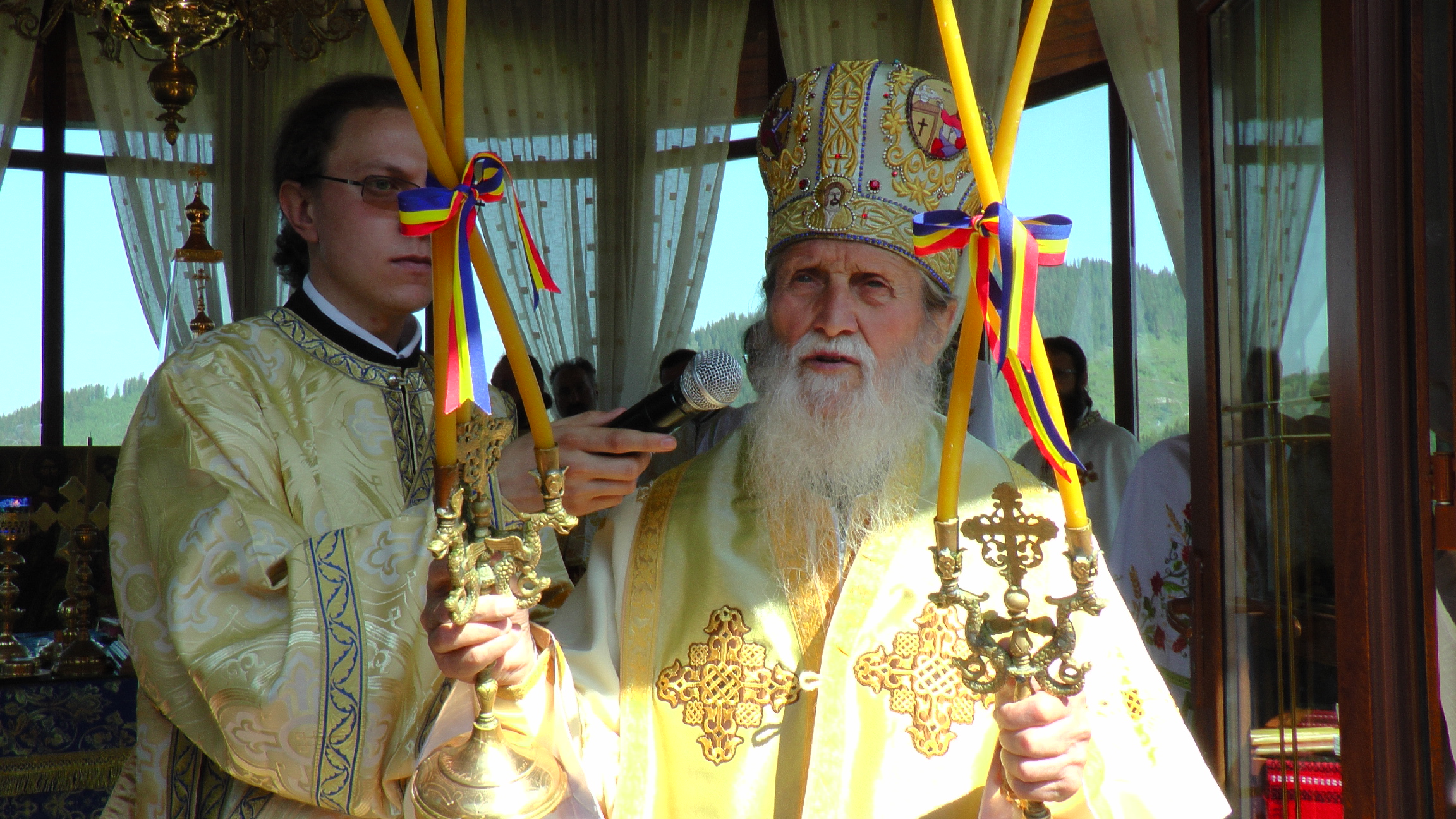 Liturghie arhierească la 1.240 de metri altitudine