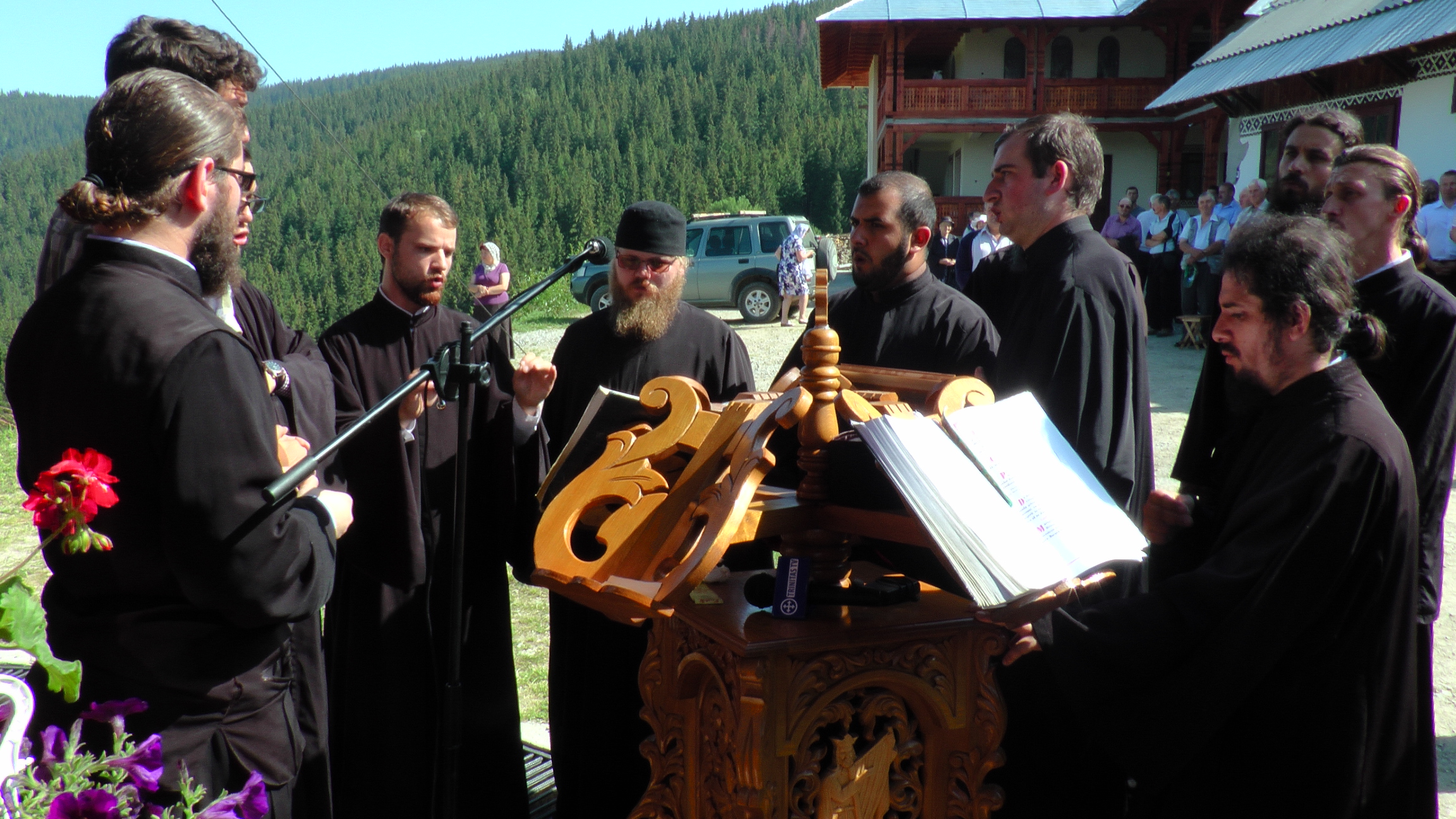 Liturghie arhierească la 1.240 de metri altitudine