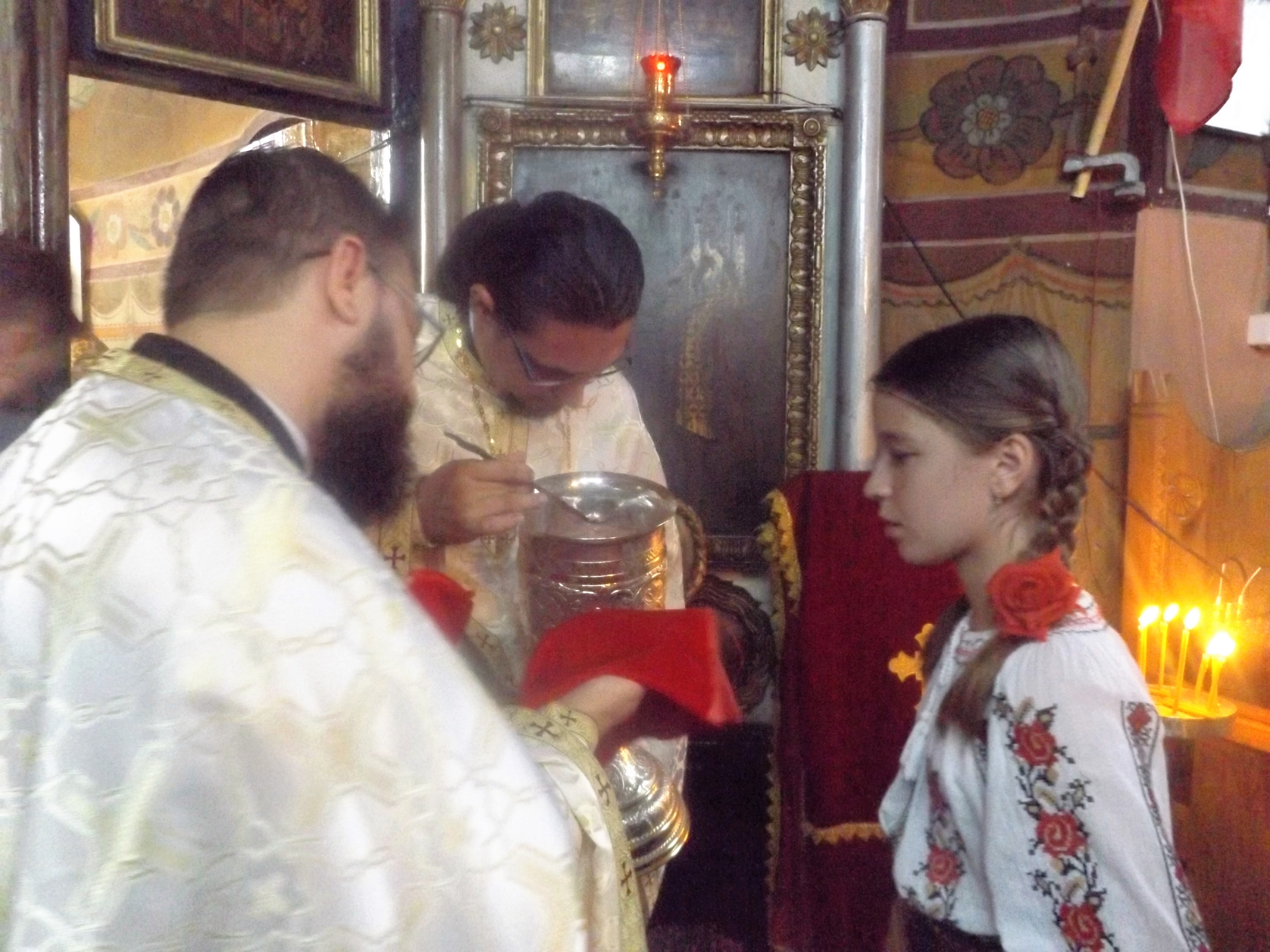 Liturghie arhierească şi sfinţire de casă parohială la Hilişeu Horia Liturghie arhierească şi sfinţire de casă parohială la Hilişeu Horia