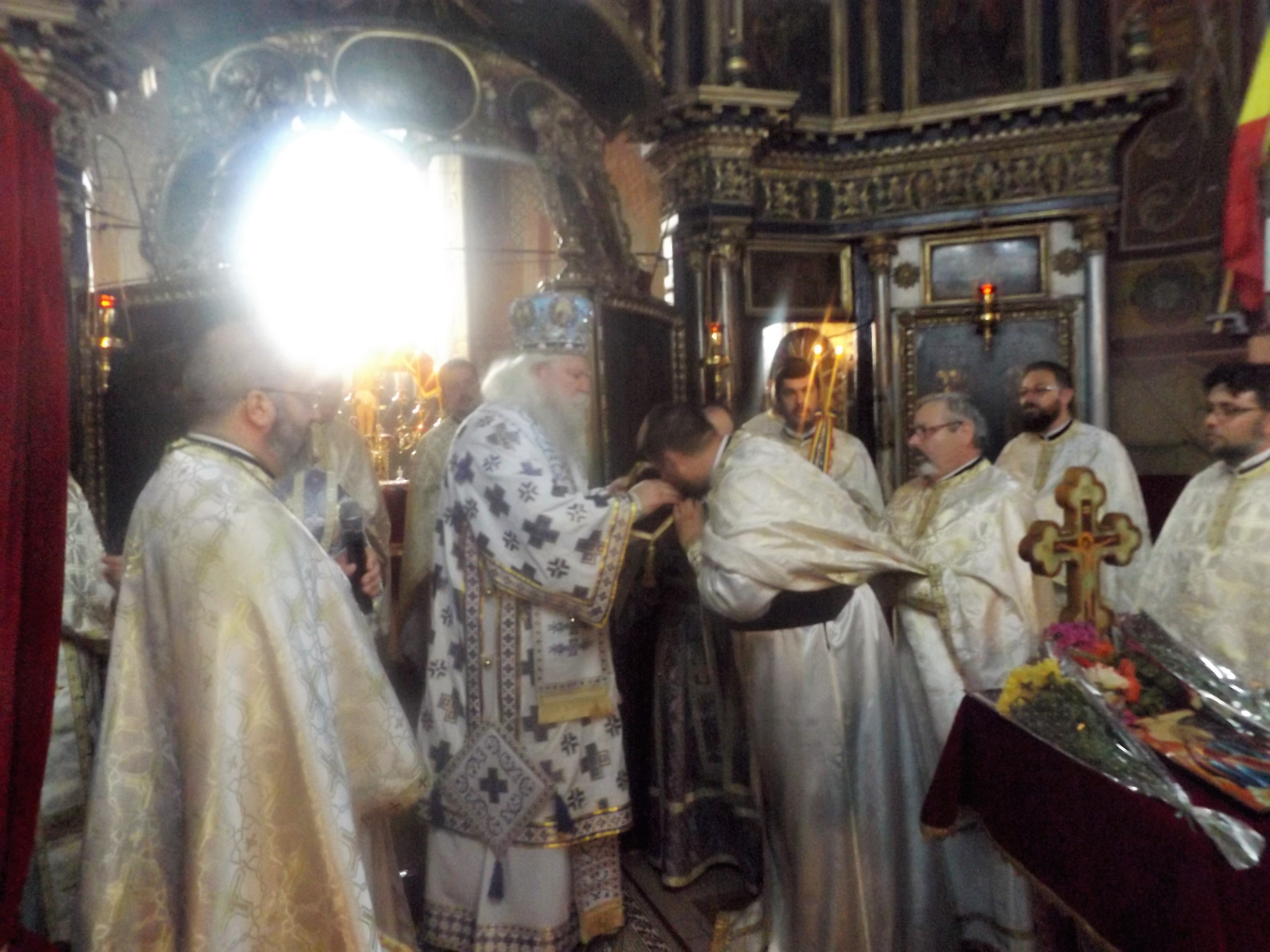 Liturghie arhierească şi sfinţire de casă parohială la Hilişeu Horia Liturghie arhierească şi sfinţire de casă parohială la Hilişeu Horia