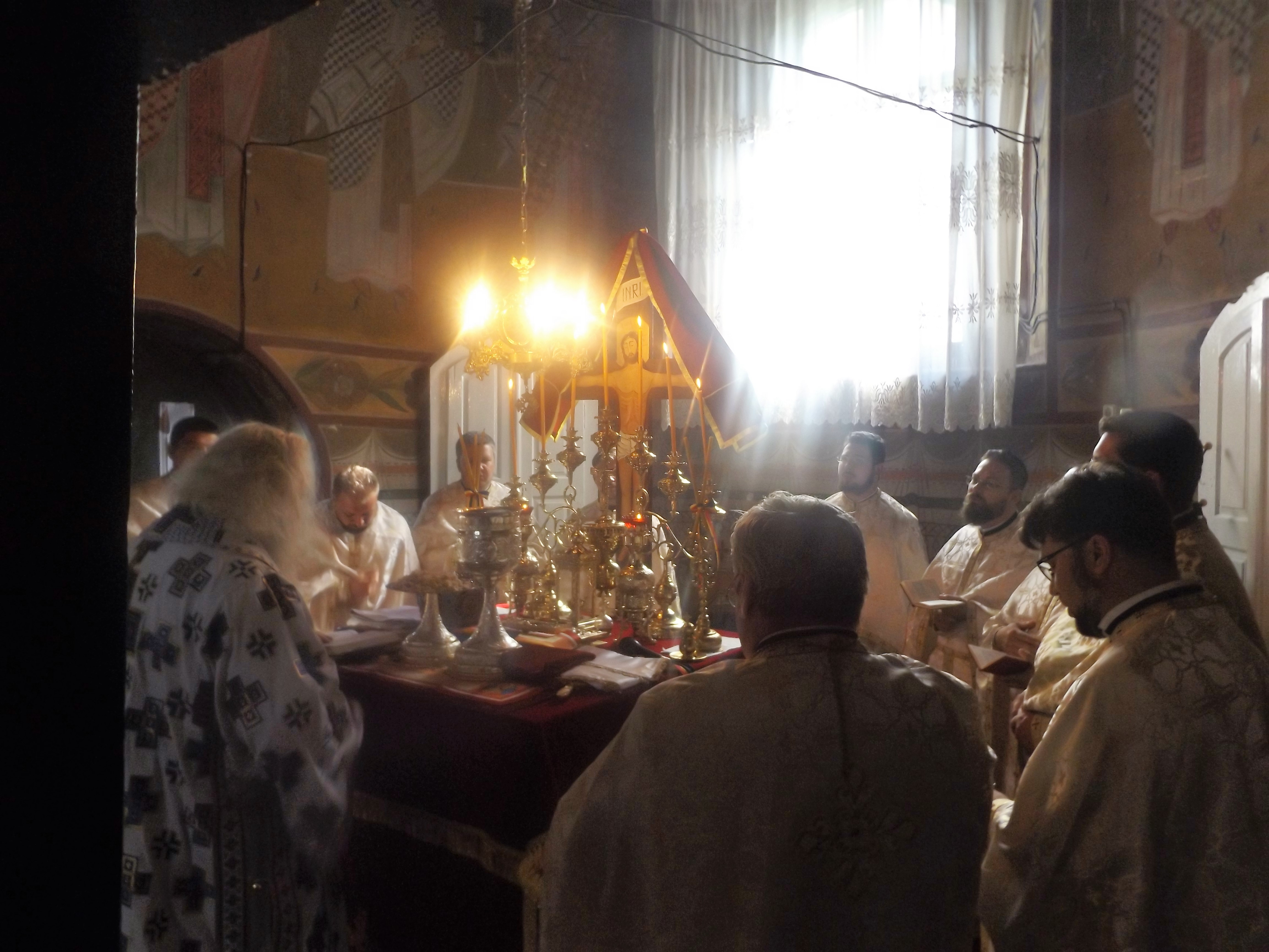 Liturghie arhierească şi sfinţire de casă parohială la Hilişeu Horia Liturghie arhierească şi sfinţire de casă parohială la Hilişeu Horia