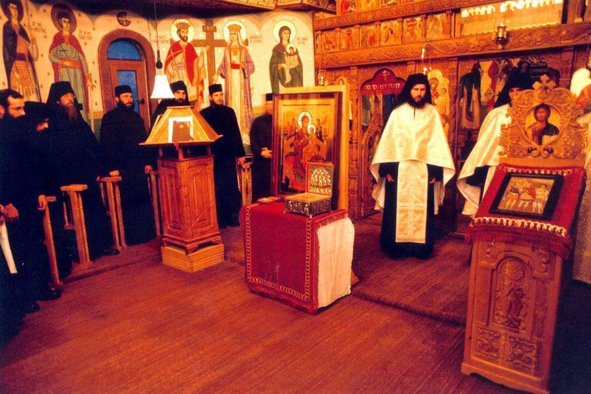 Aducerea icoanei Maicii Domnului „Pantanassa” la Mănăstirea Oaşa (octombrie 2002) Aducerea icoanei Maicii Domnului „Pantanassa” la Mănăstirea Oaşa
