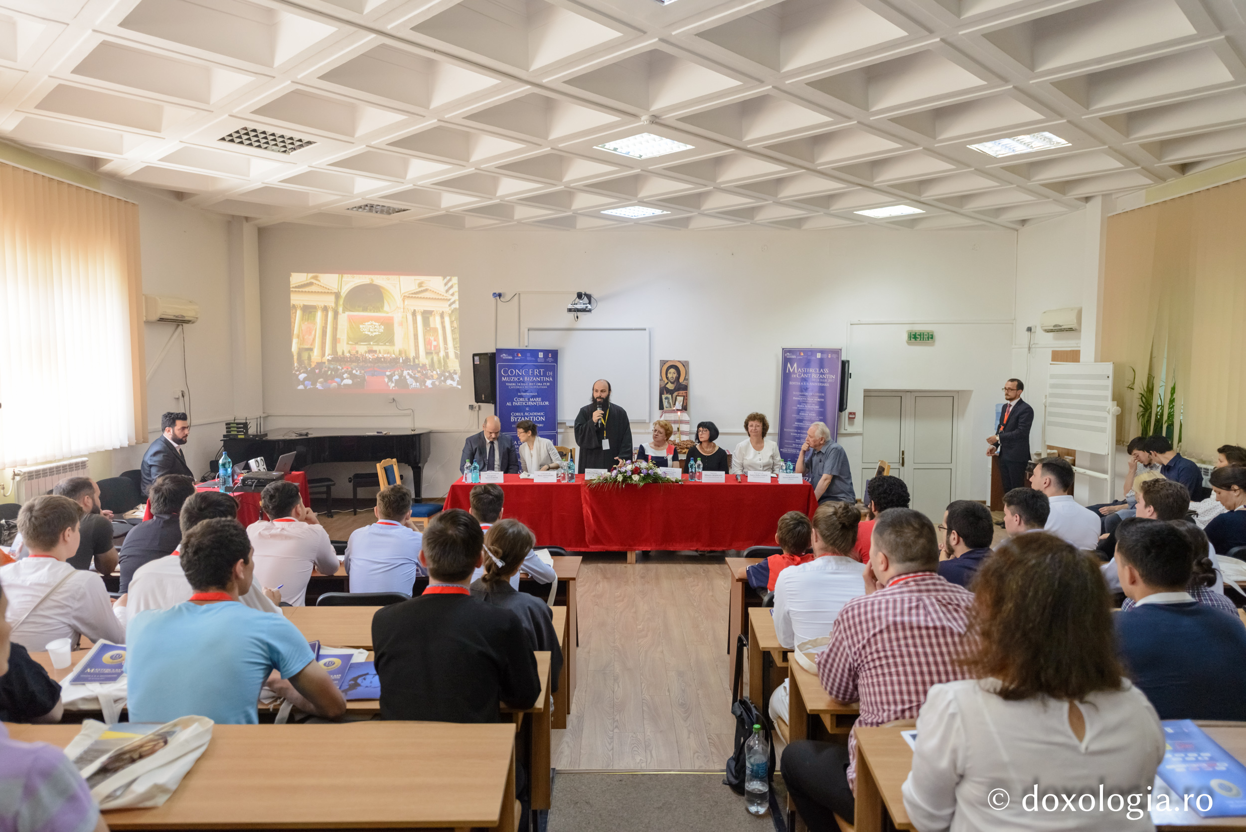 Deschiderea celei de-a X-a ediţii a Festivalului Masterclass Internațional de Cânt Bizantin de la Iași (Galerie FOTO)