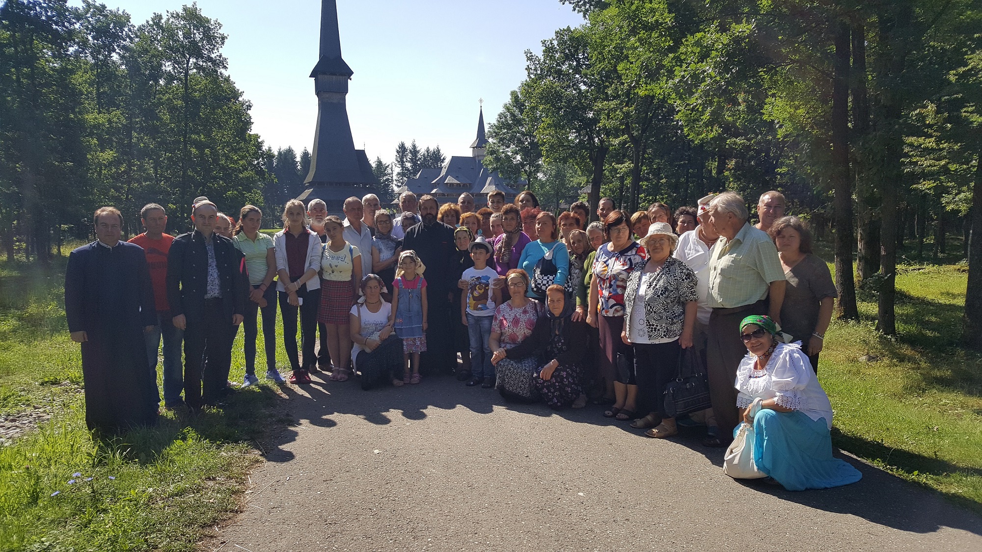 Pelerini din Pâncești-Sascut, la Memorialul Victimelor Comunismului și al Rezistenței