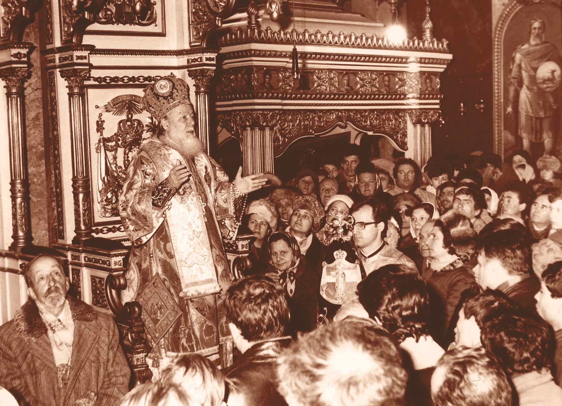 Patriarhul Teoctist – momente importante din perioada în care a fost Mitropolit al Moldovei şi Sucevei (1977-1986)