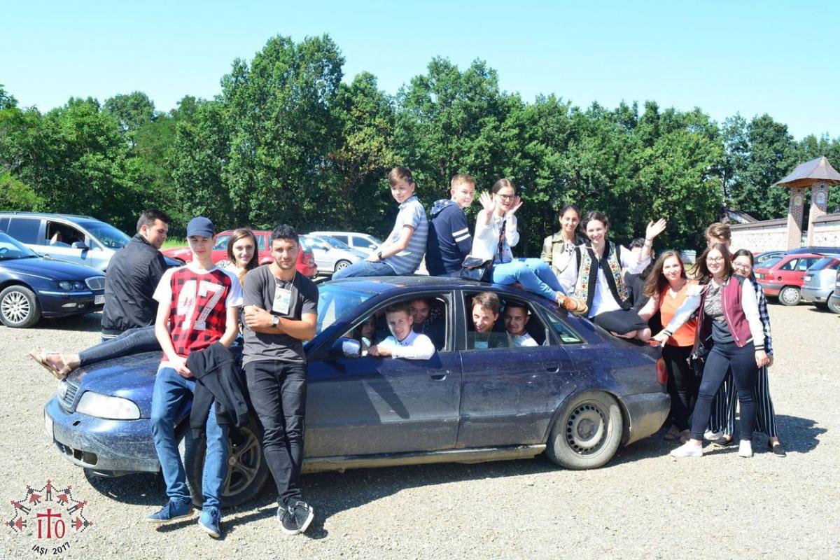 Peste 200 de tineri au participat la pregătirile pentru ITO 2017 la Mănăstirea Zosin din Botoşani