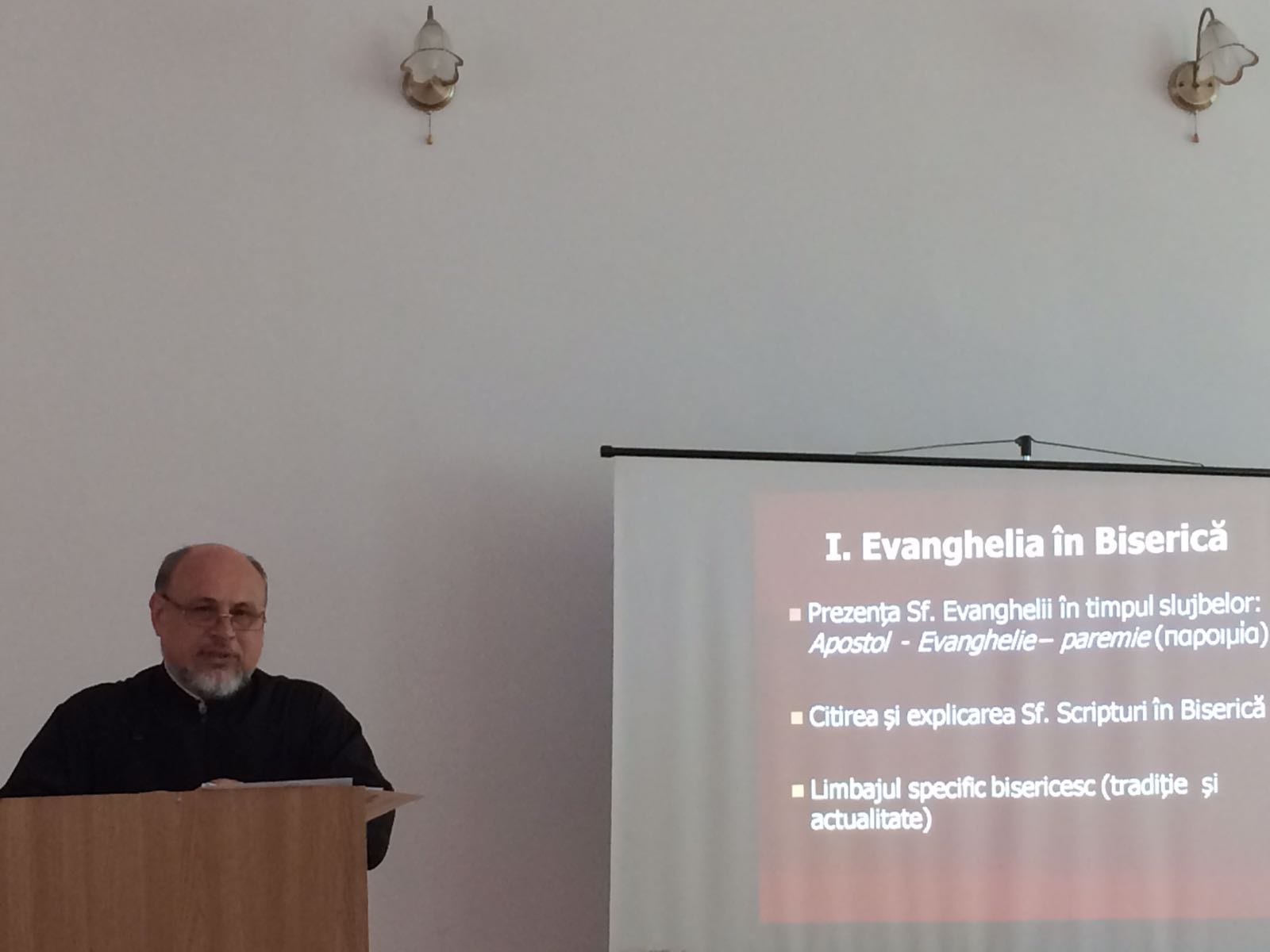 Trei noi posturi didactice la Facultatea de Teologie Ortodoxă „Dumitru Stăniloae” din Iaşi