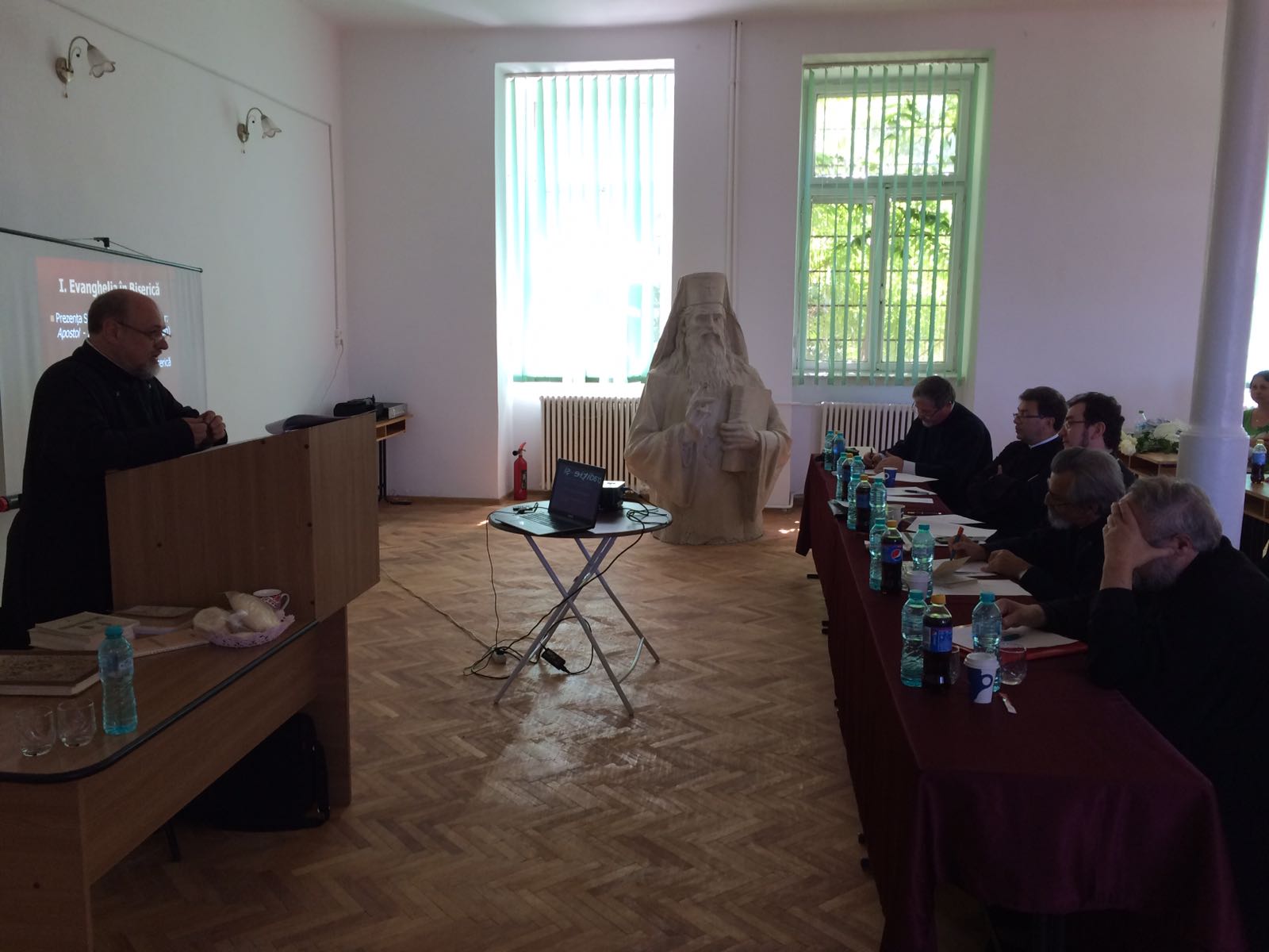 Trei noi posturi didactice la Facultatea de Teologie Ortodoxă „Dumitru Stăniloae” din Iaşi