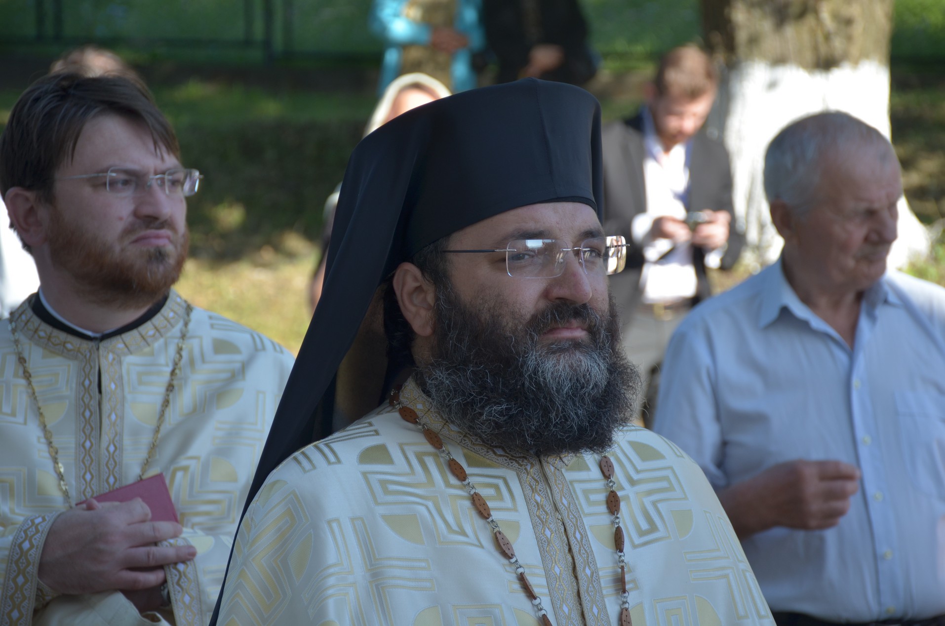 Schitul din „Poiana liniştii”, resfinţit de IPS Mitropolit Teofan