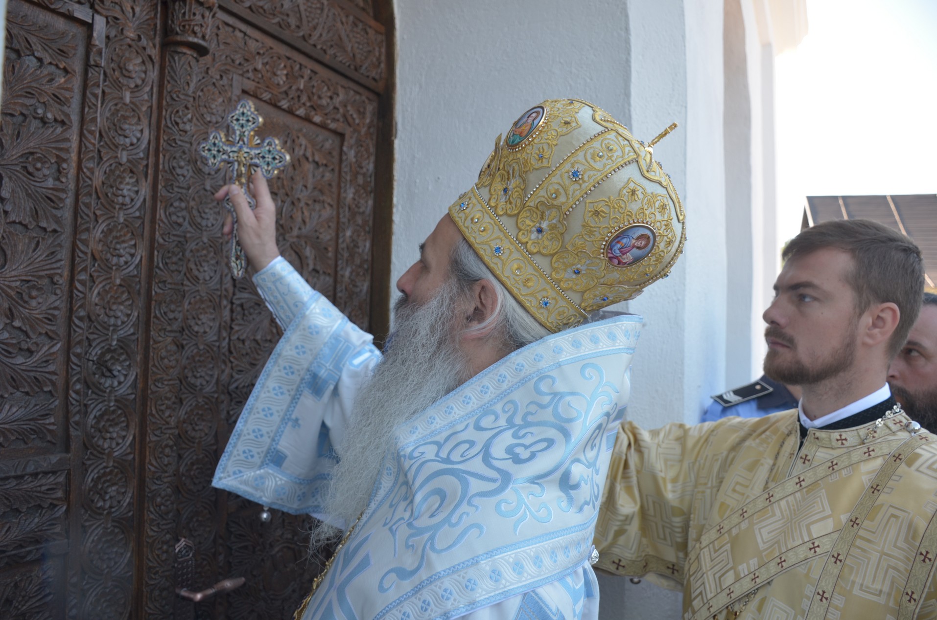 Schitul din „Poiana liniştii”, resfinţit de IPS Mitropolit Teofan