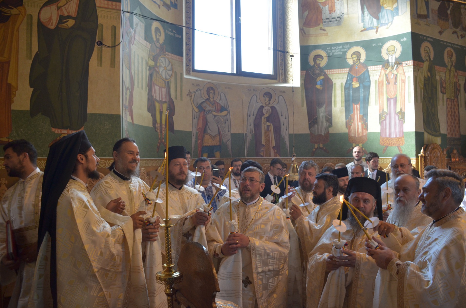 Schitul din „Poiana liniştii”, resfinţit de IPS Mitropolit Teofan