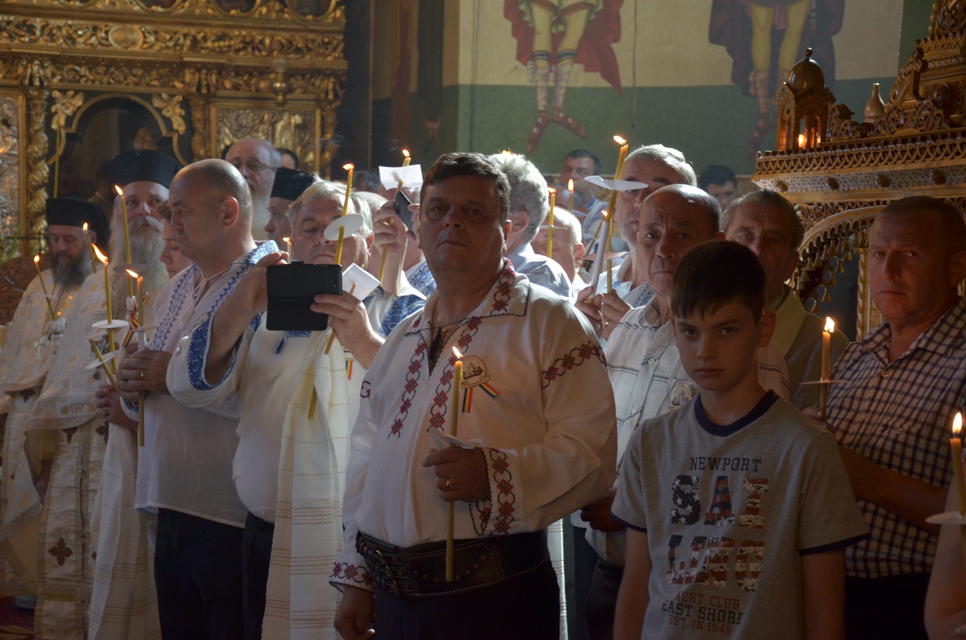 Schitul din „Poiana liniştii”, resfinţit de IPS Mitropolit Teofan