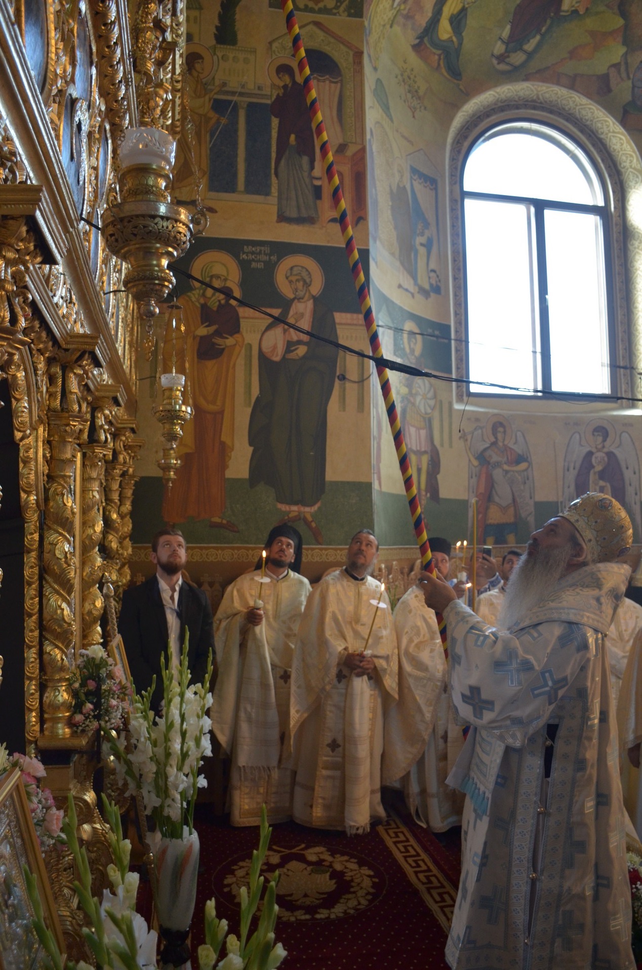 Schitul din „Poiana liniştii”, resfinţit de IPS Mitropolit Teofan