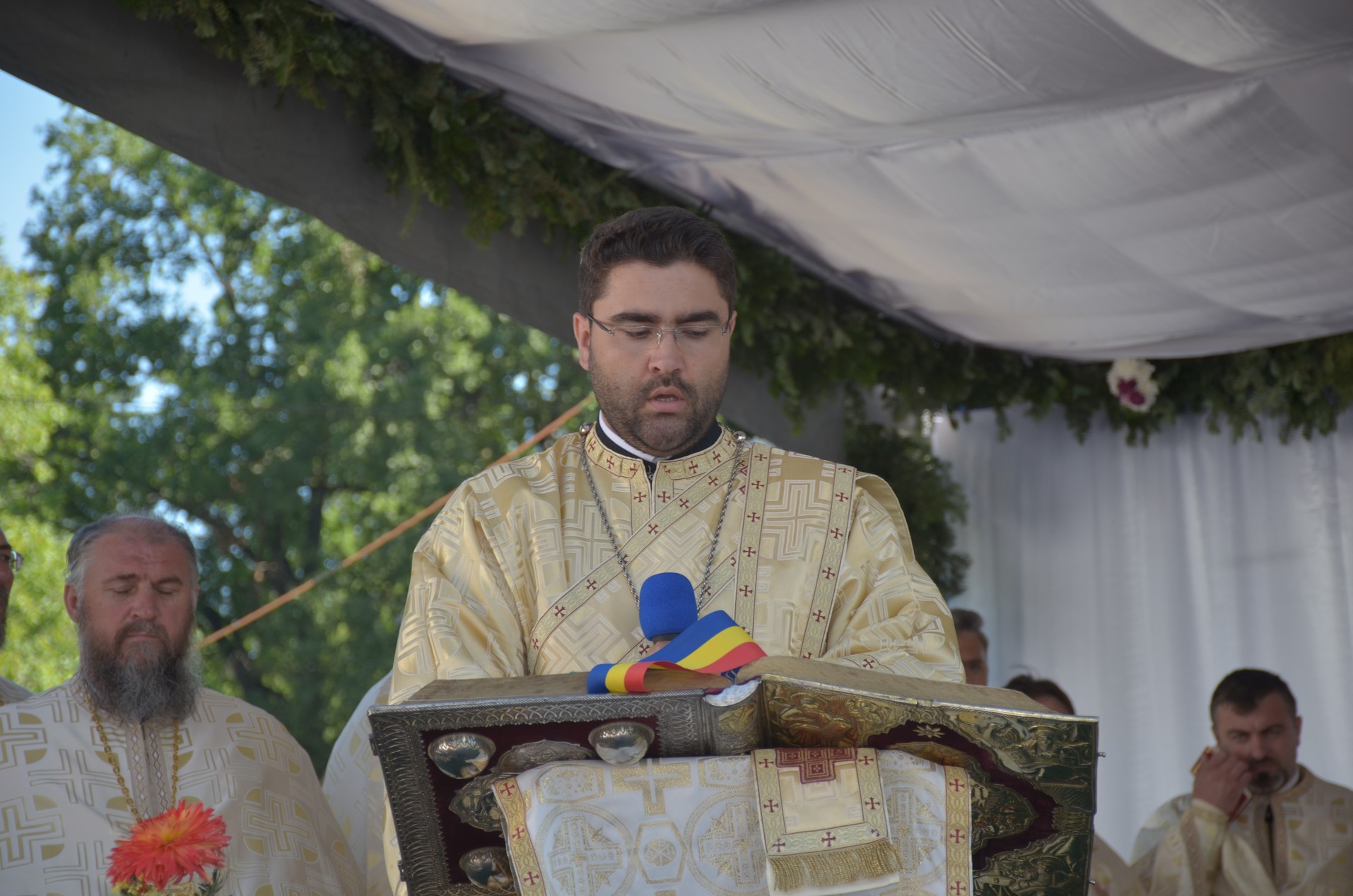 Schitul din „Poiana liniştii”, resfinţit de IPS Mitropolit Teofan