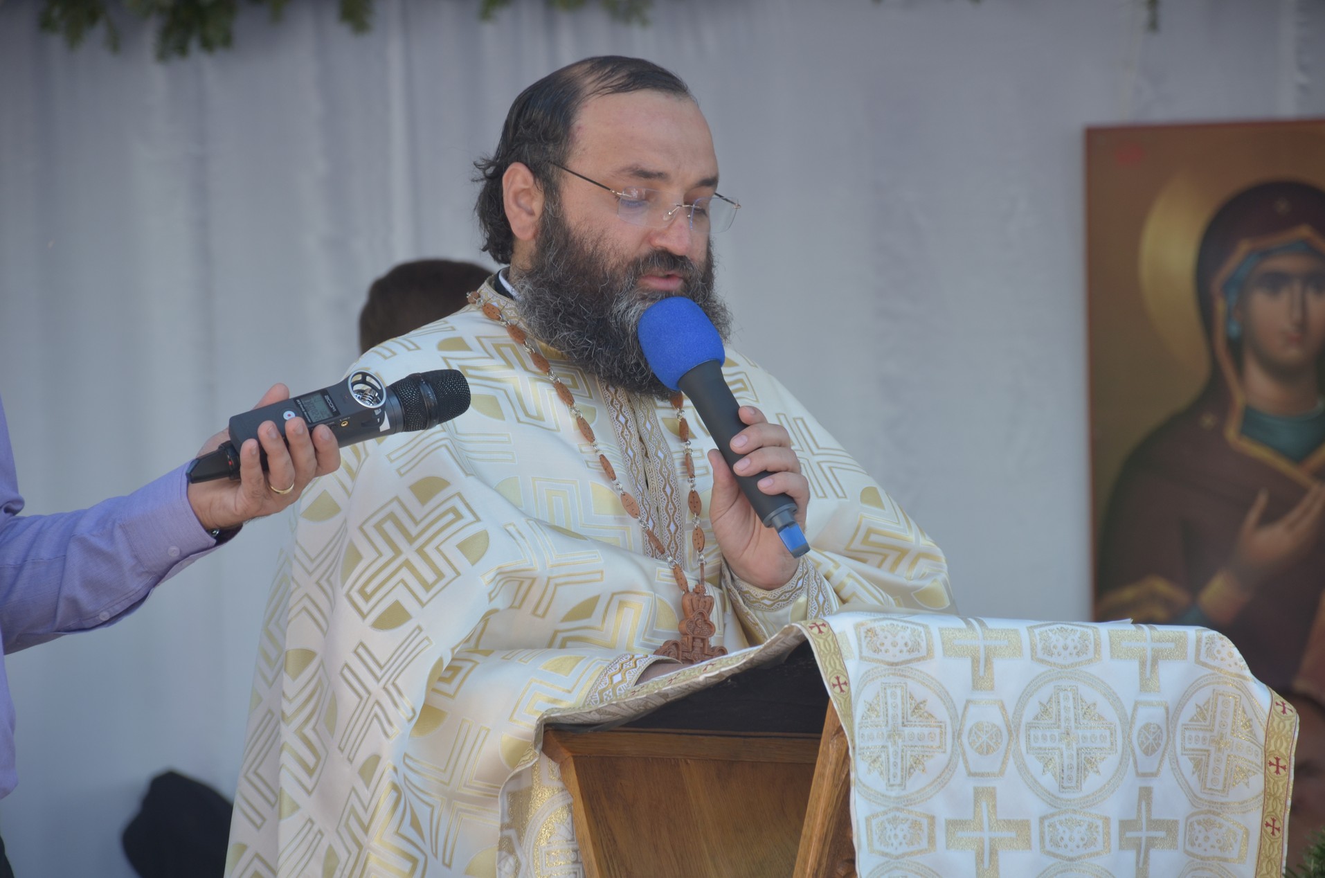 Schitul din „Poiana liniştii”, resfinţit de IPS Mitropolit Teofan