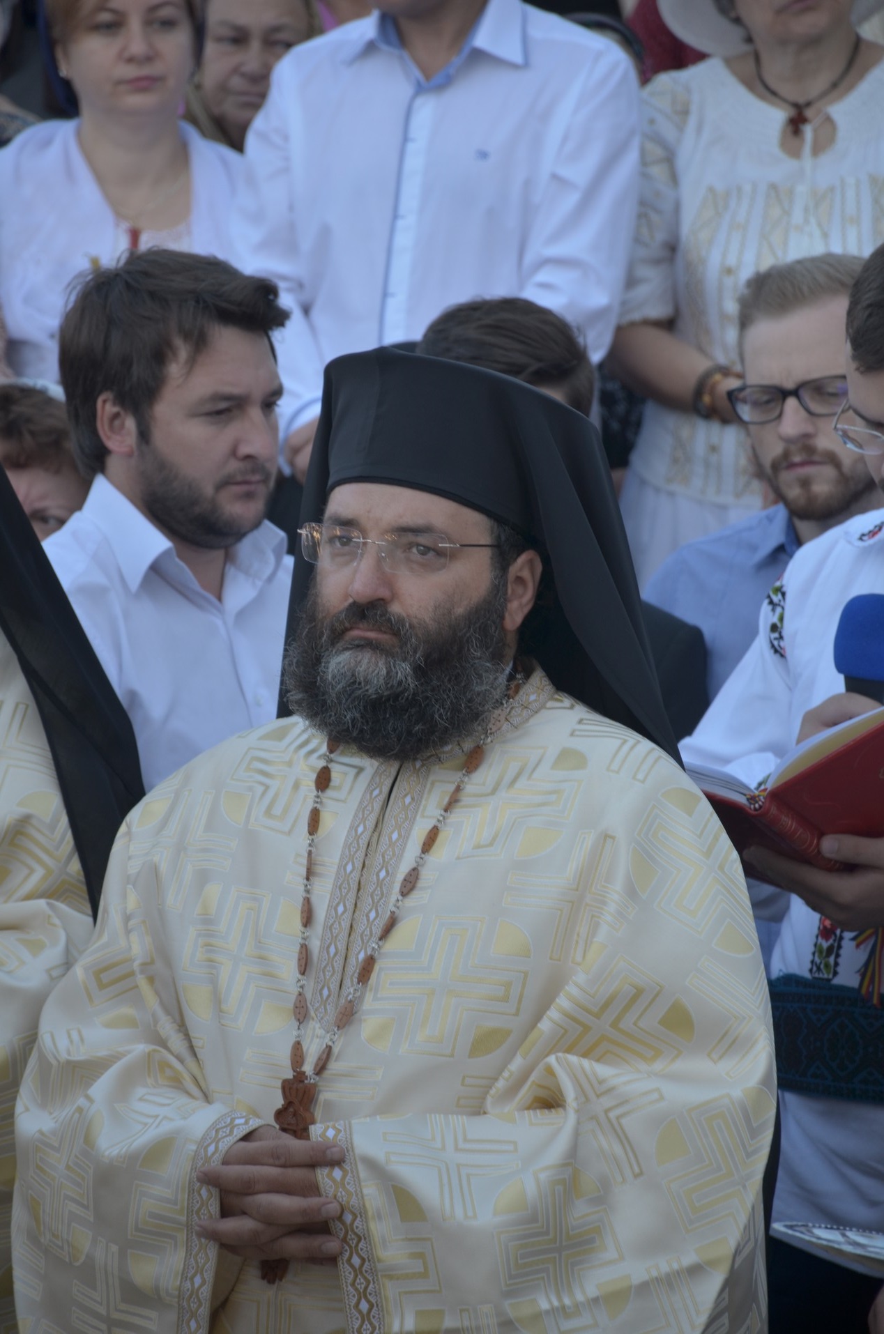 Schitul din „Poiana liniştii”, resfinţit de IPS Mitropolit Teofan