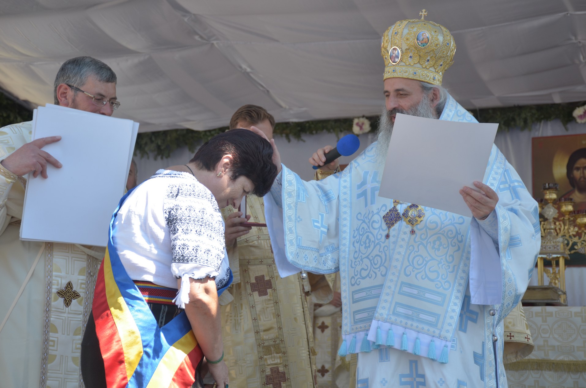 Schitul din „Poiana liniştii”, resfinţit de IPS Mitropolit Teofan