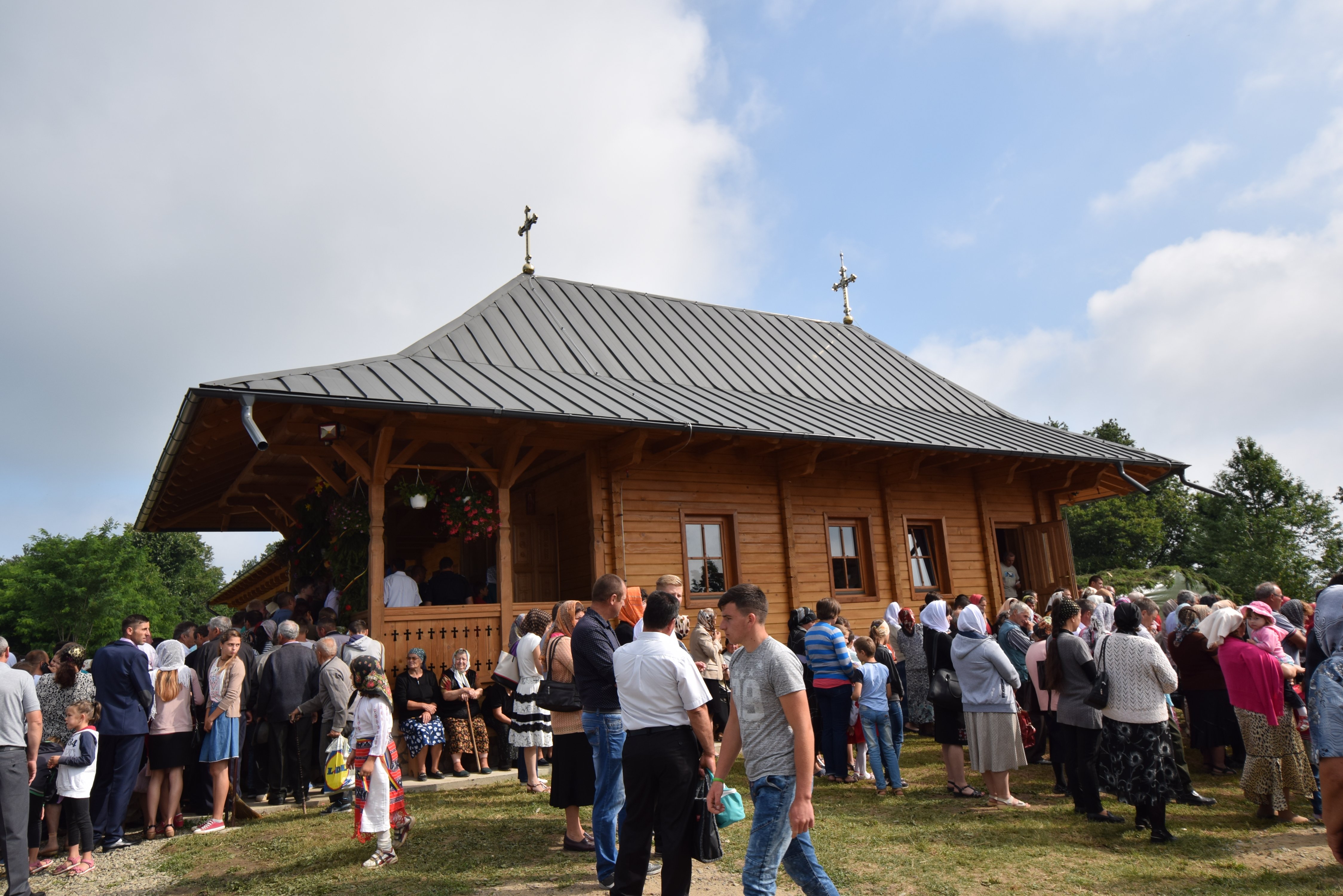 Sfințire de biserică la Mănăstirea Dagâța Sfințire de biserică la Mănăstirea Dagâța