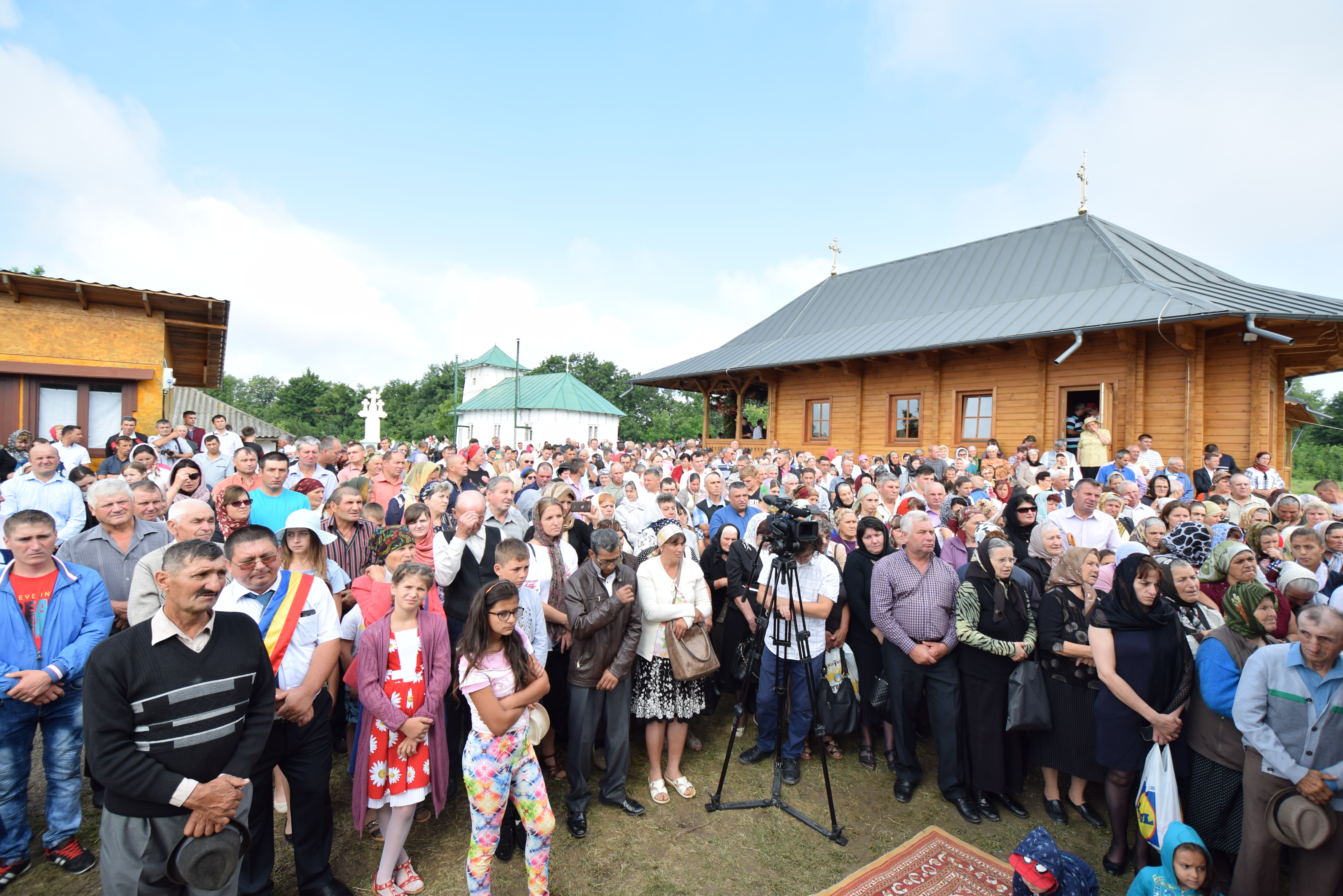 Sfințire de biserică la Mănăstirea Dagâța Sfințire de biserică la Mănăstirea Dagâța