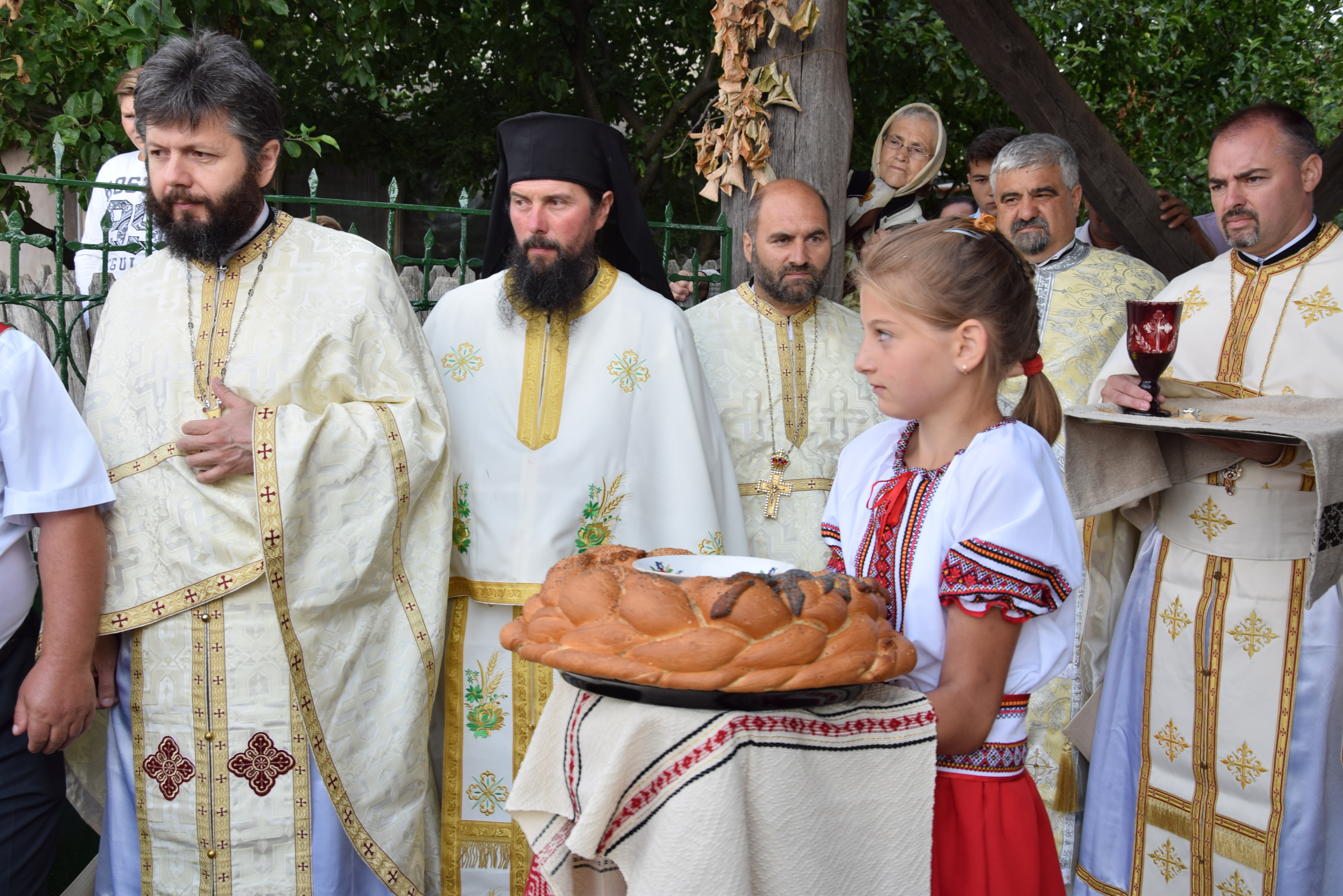 Sfințire de biserică la Mănăstirea Dagâța Sfințire de biserică la Mănăstirea Dagâța