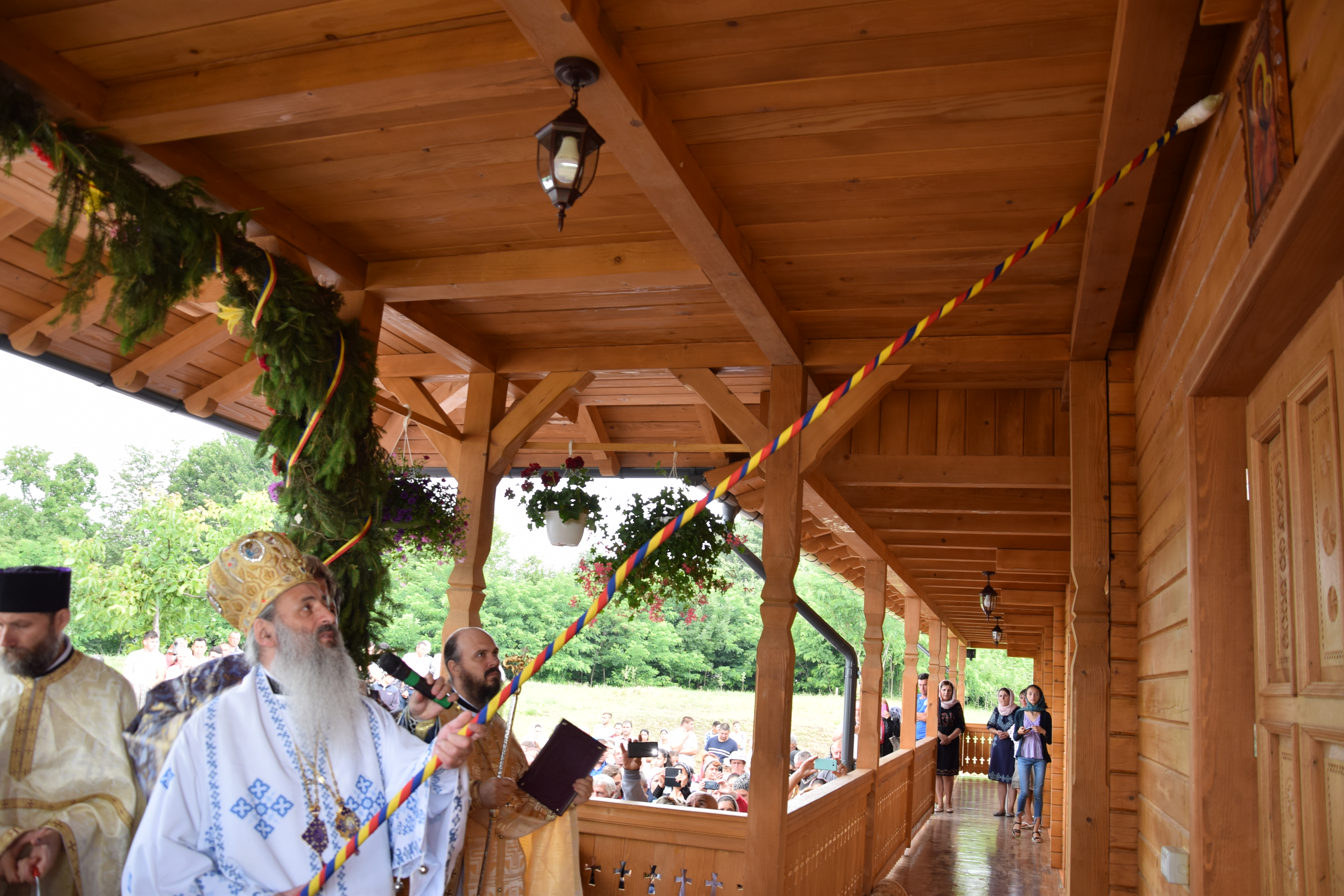 Sfințire de biserică la Mănăstirea Dagâța Sfințire de biserică la Mănăstirea Dagâța