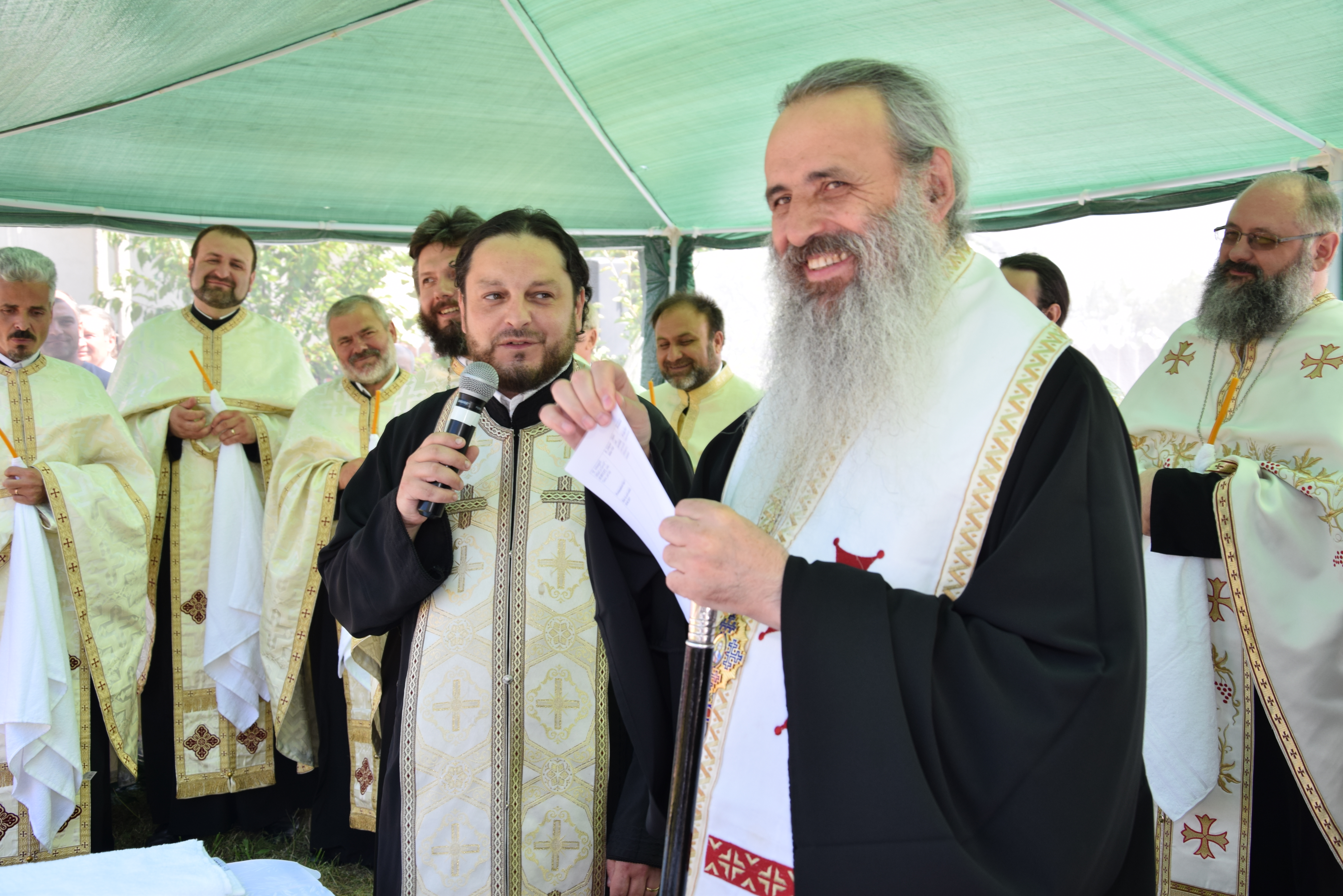 Complexul parohial din Suhuleț, sfințit de IPS Părinte Mitropolit Teofan