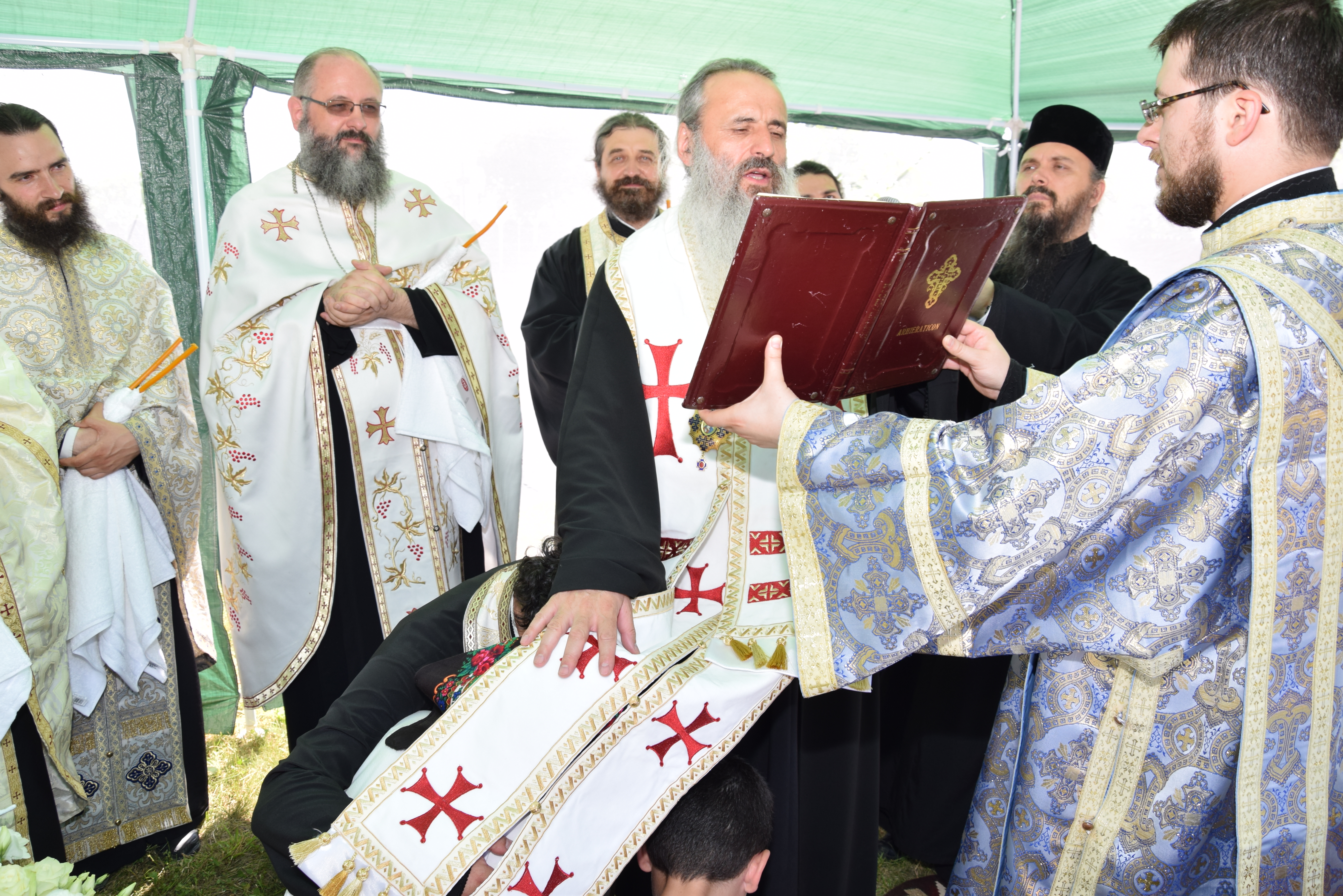 Complexul parohial din Suhuleț, sfințit de IPS Părinte Mitropolit Teofan