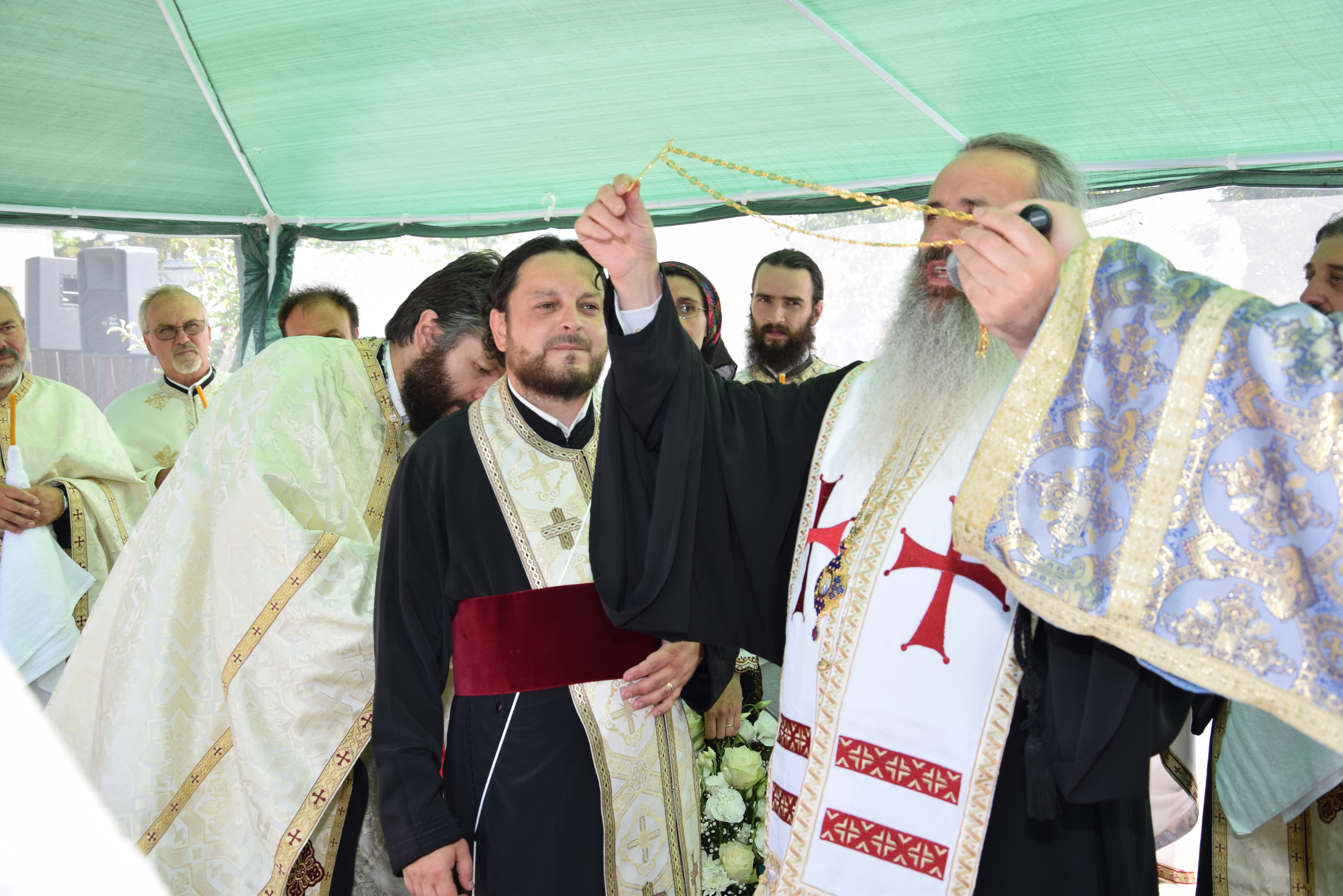 Complexul parohial din Suhuleț, sfințit de IPS Părinte Mitropolit Teofan