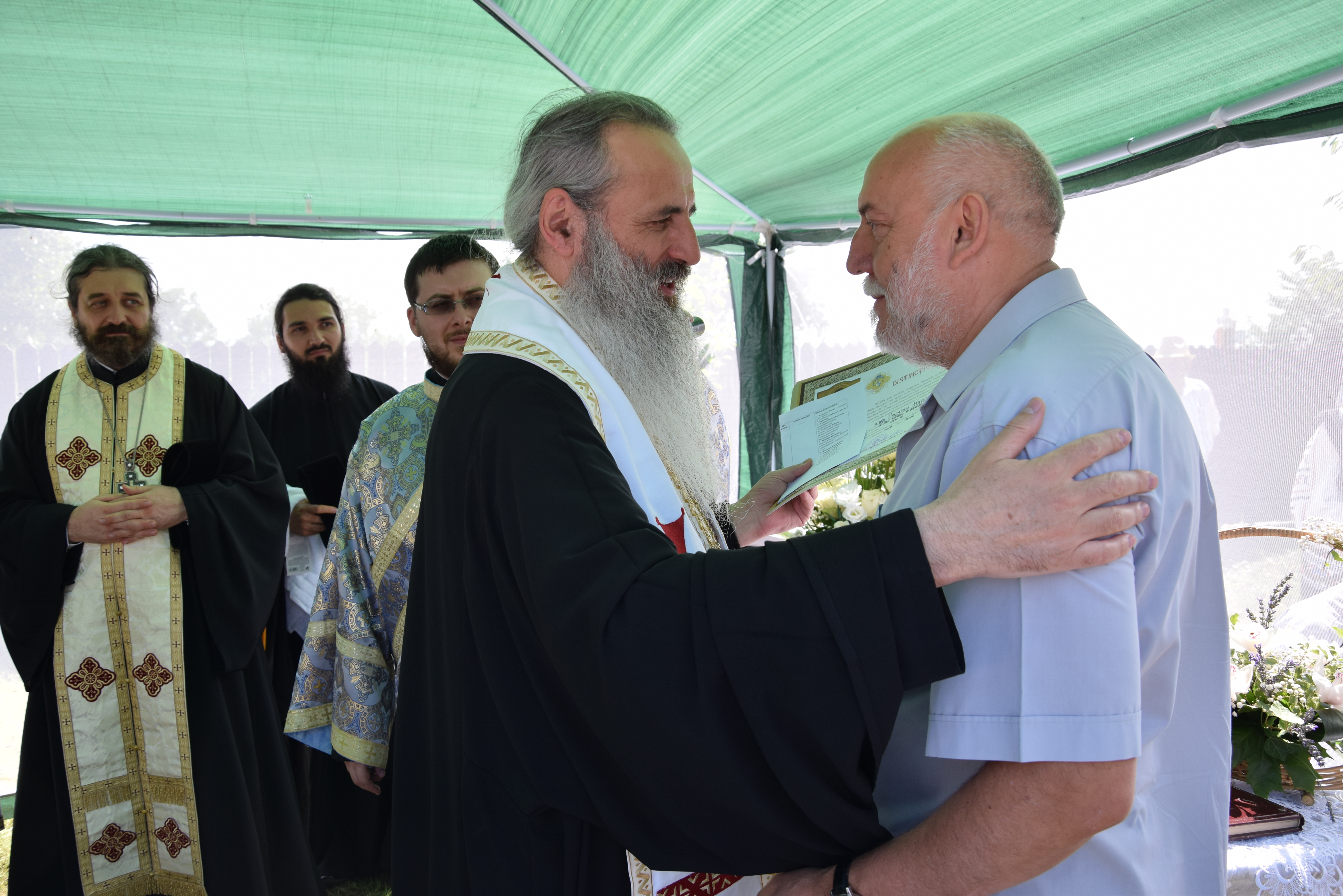 Complexul parohial din Suhuleț, sfințit de IPS Părinte Mitropolit Teofan