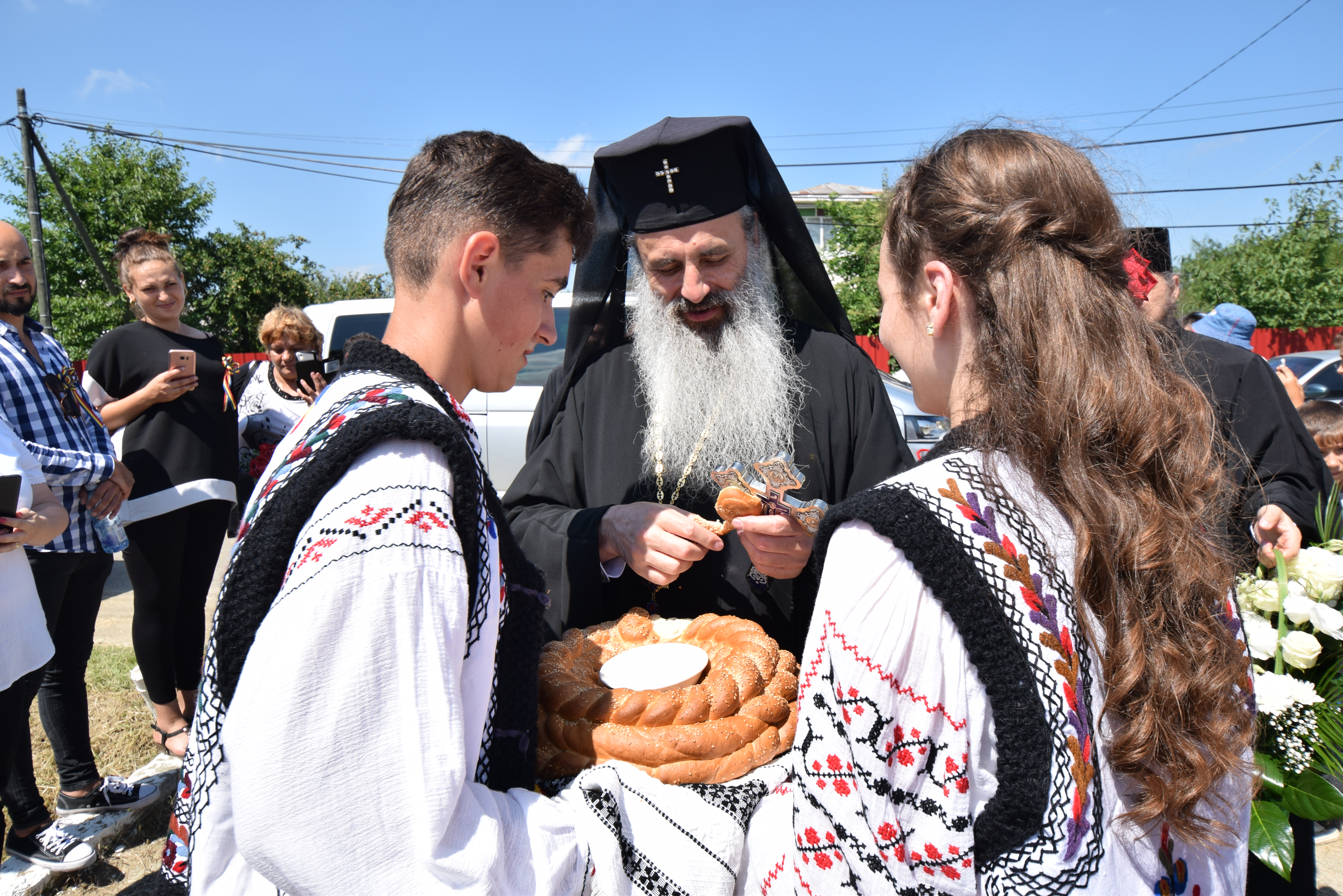 Complexul parohial din Suhuleț, sfințit de IPS Părinte Mitropolit Teofan