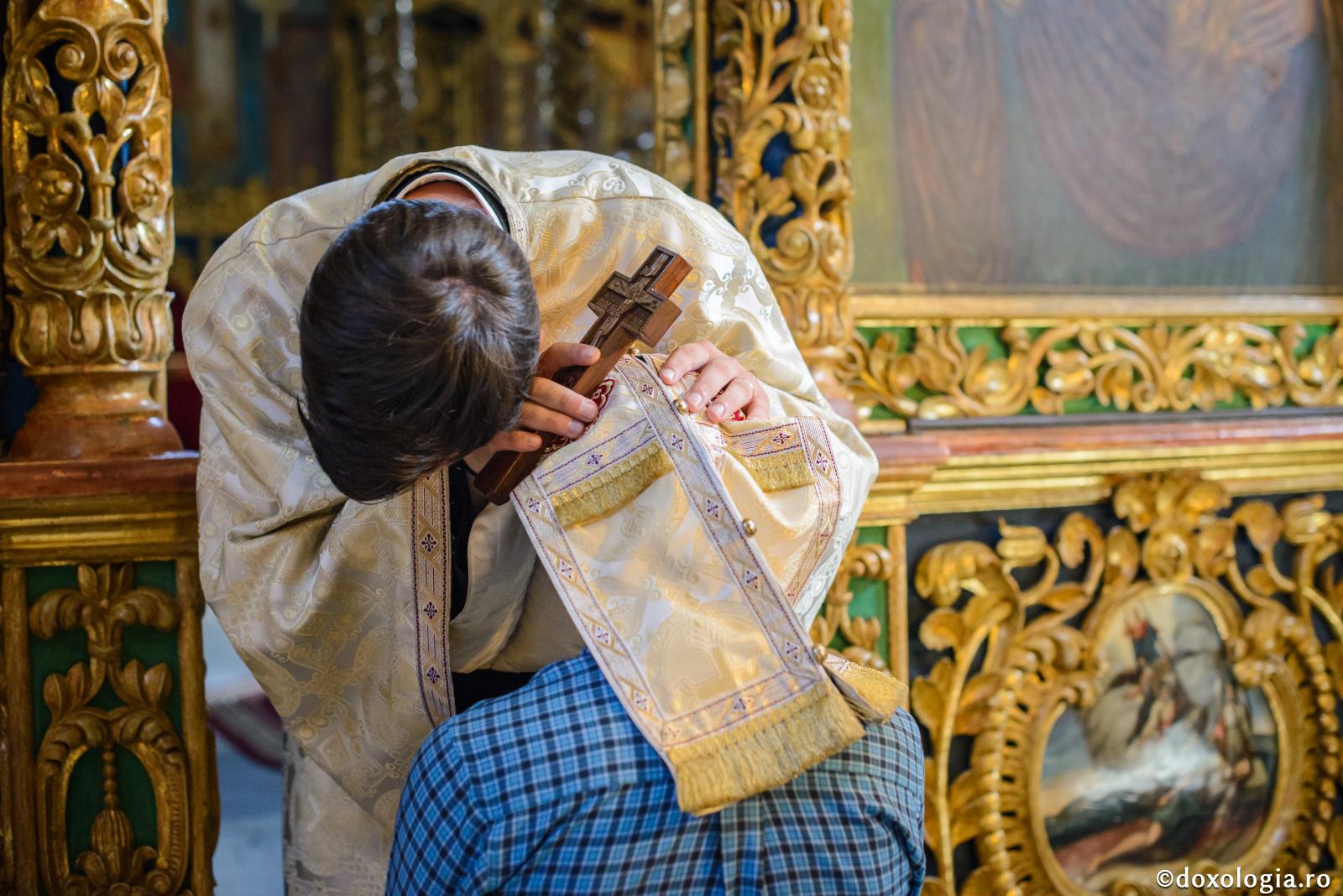 Numai prin asceză ființa umană se deschide la lucrarea harului